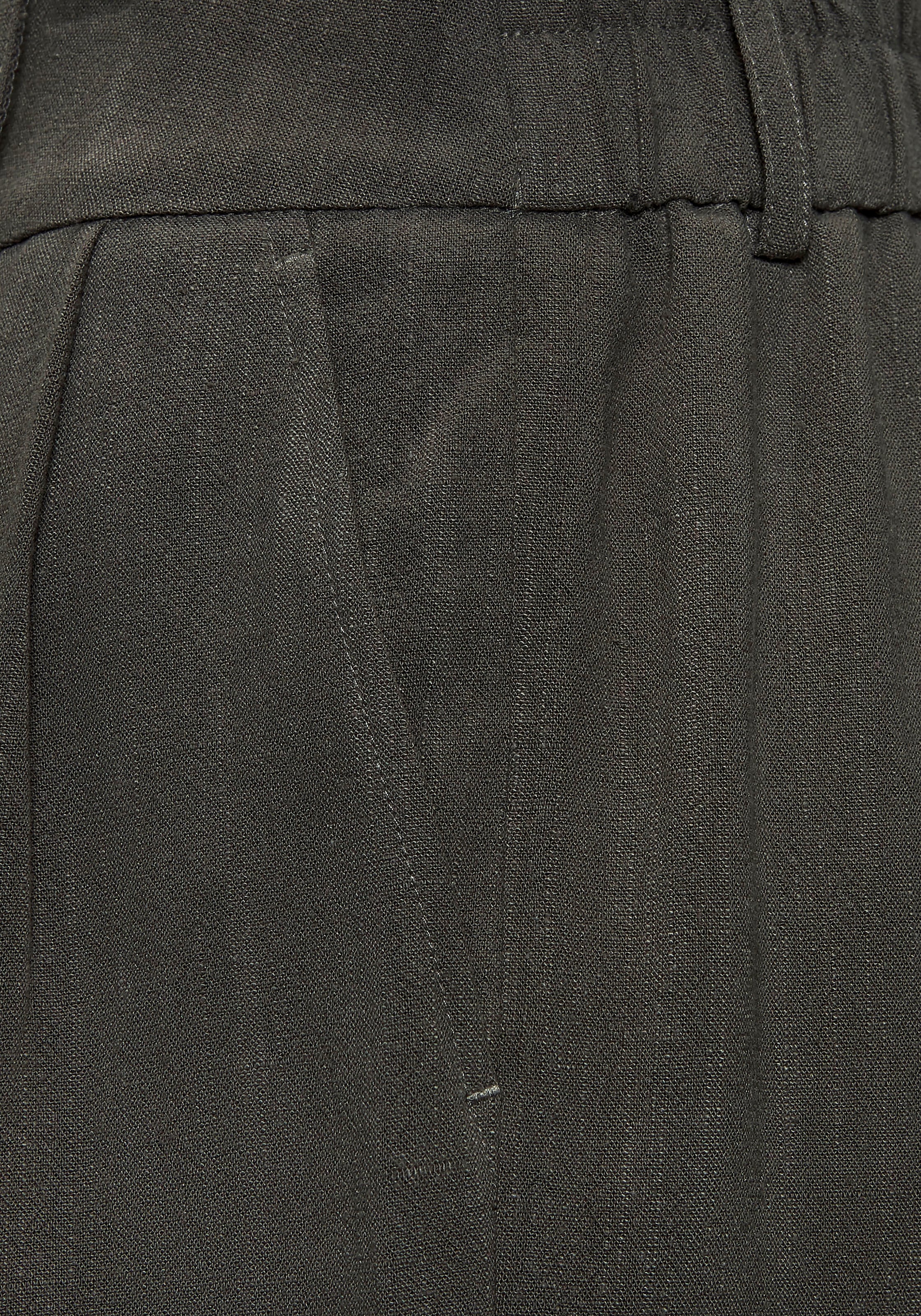 LASCANA Bermudas  mit modischen Bundfalten, feminine Sommershorts, Webshorts