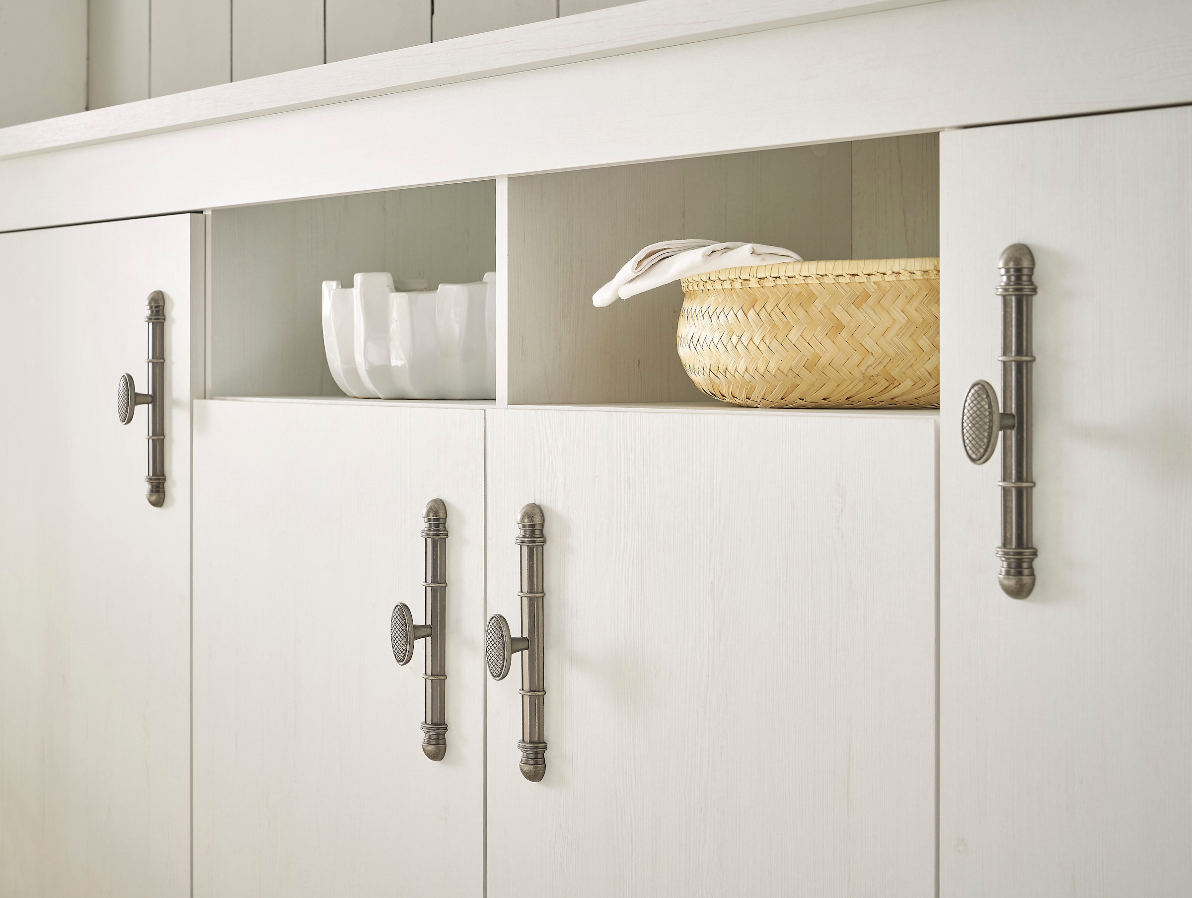 Home affaire Wohnwand »RAVENNA«, (3 St.), im romantischen Landhausstil, Griffe aus Metall, Softclose-Funktion