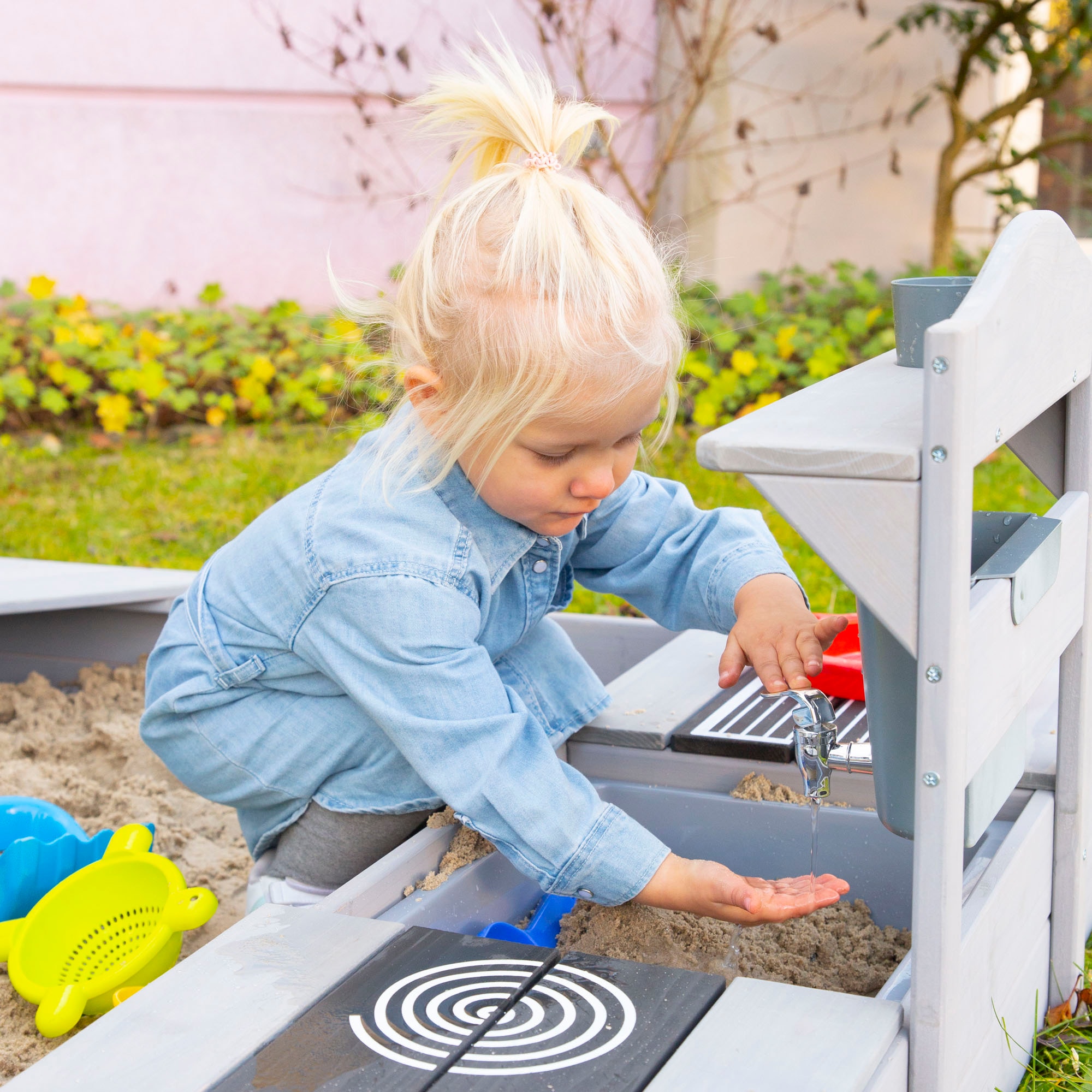 roba® Outdoor-Spielküche »Matschküche in Haus-Optik, grau lasiert, aus Holz«, FSC® - schützt Wald - weltweit