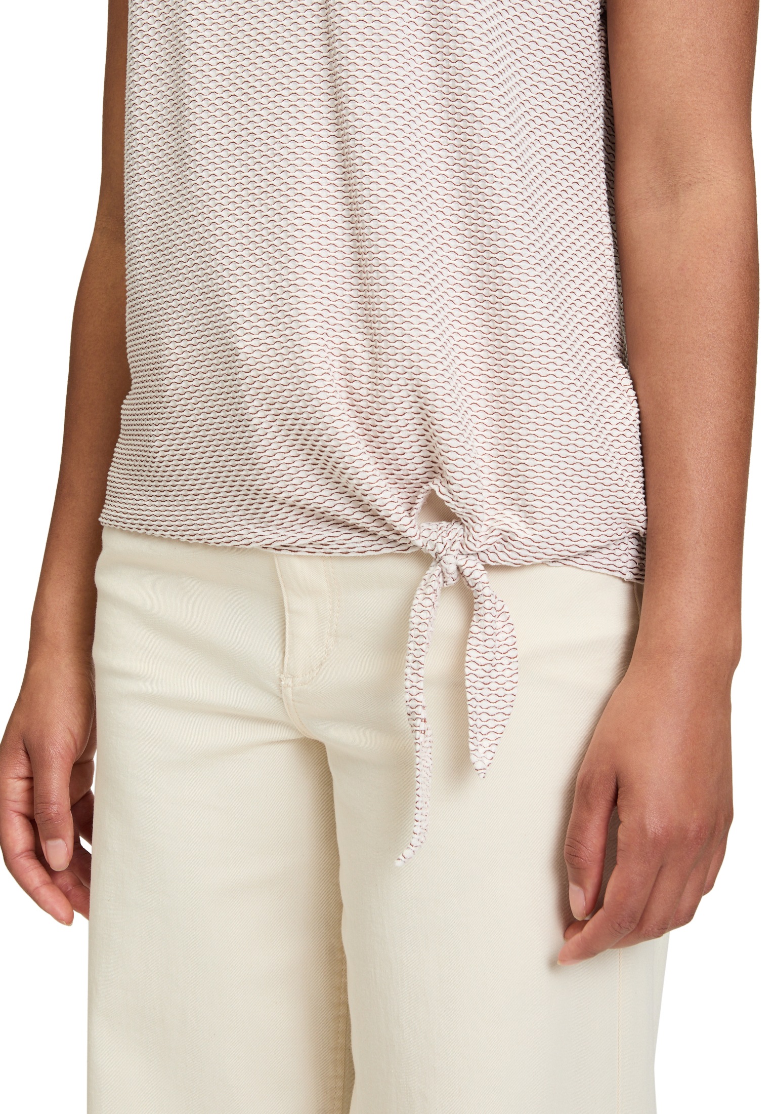 Betty&Co Kurzarmshirt »Casual-Shirt mit Wellenstruktur«