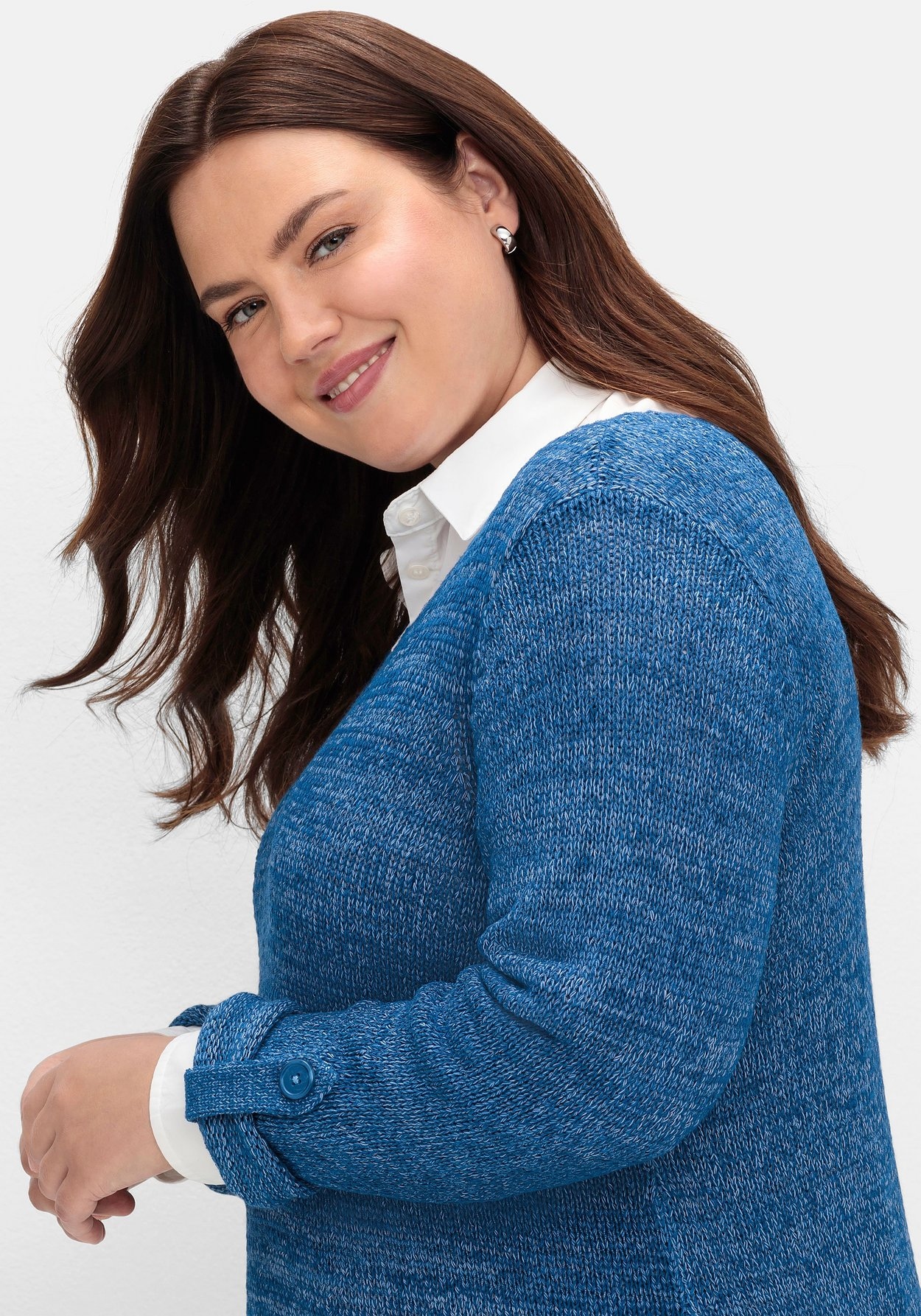 Sheego V-Ausschnitt-Pullover »Pullover aus Bändchengarn, mit Krempelärmeln«, aus Bändchengarn, mit Krempelärmeln