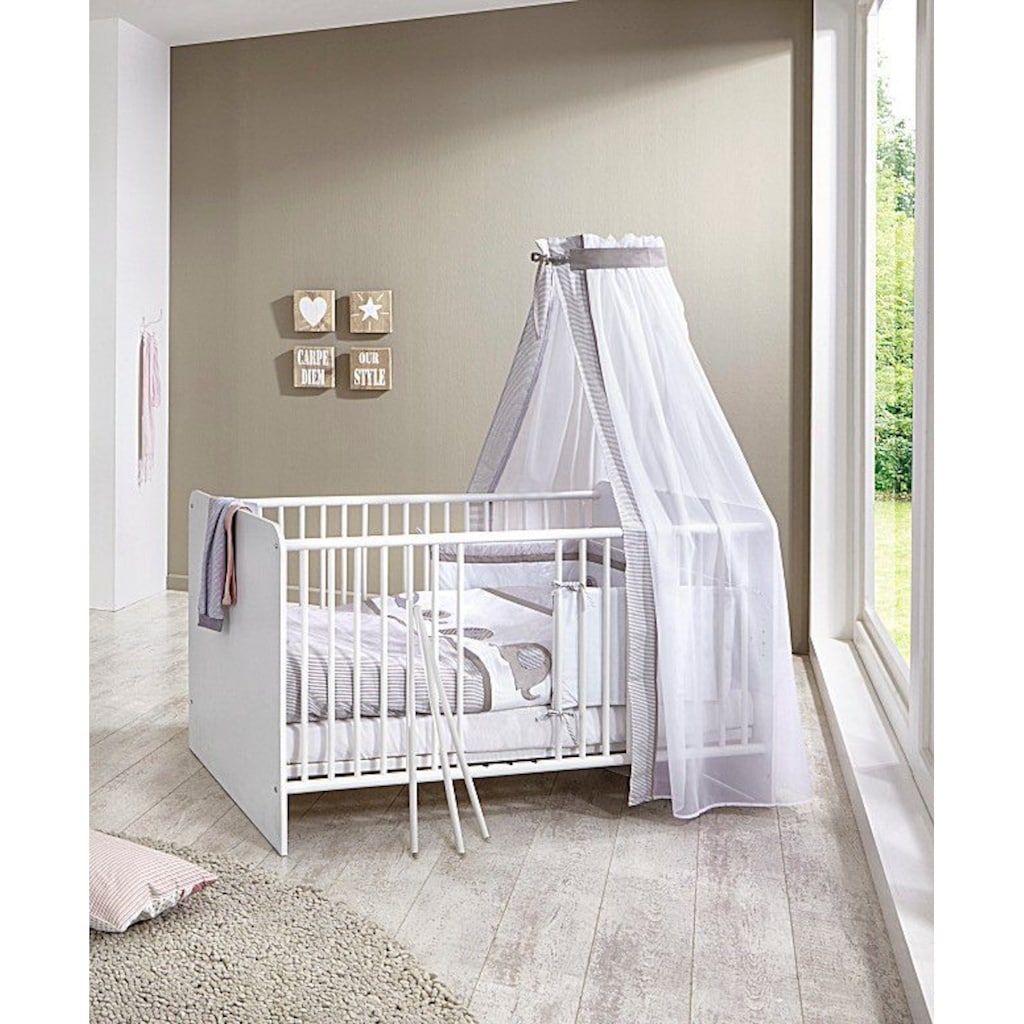 BMG Möbel Babyzimmer-Komplettset »Luis«, (Set, 5 St., Bett + Wickelkommode + 2-trg. Schrank + Standregal + Wandboard), Bett + Wickelkommode + 2-trg. Schrank + Standregal + Wandboard