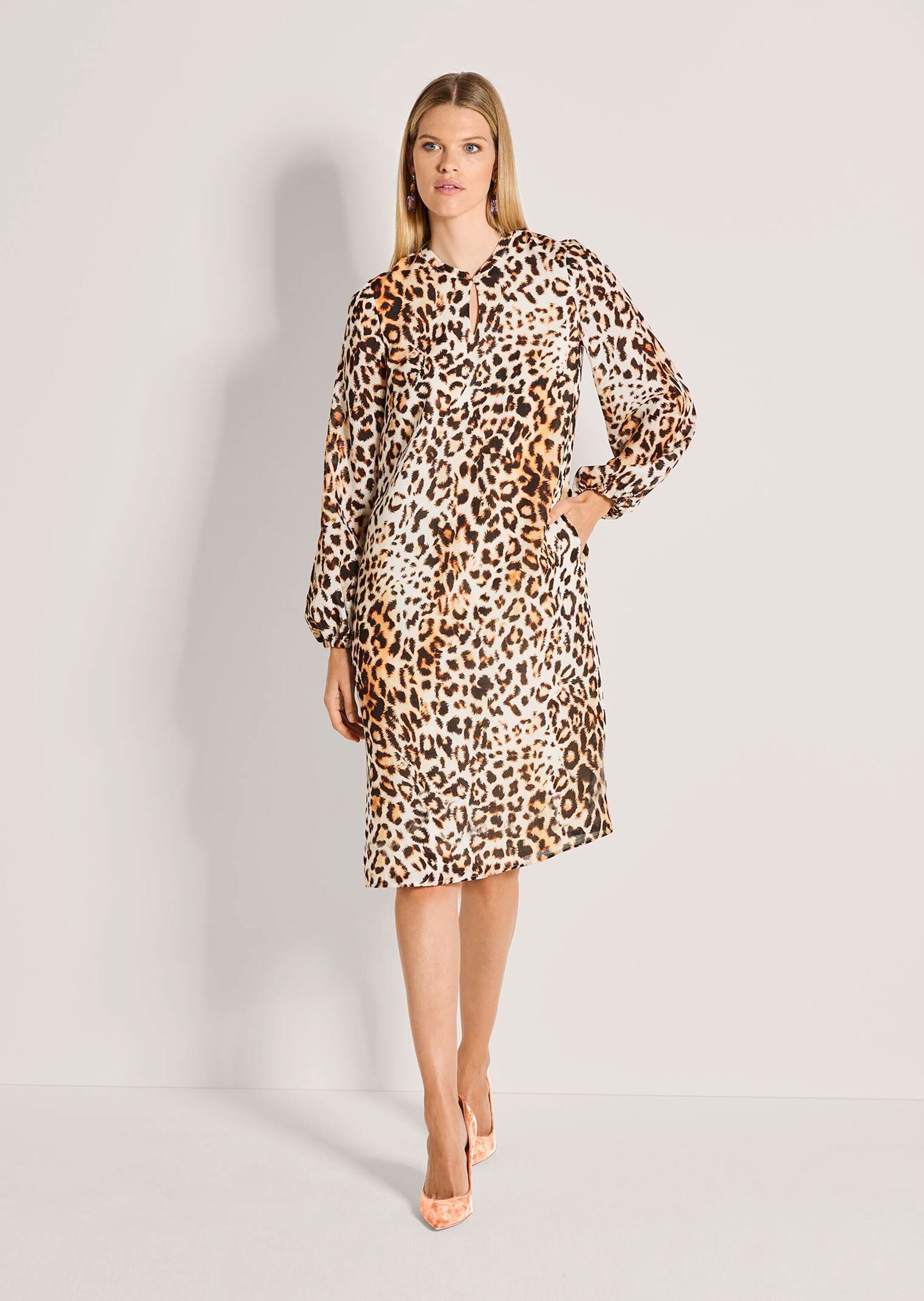 MADELEINE Midikleid »Midikleid Druckkleid mit Animal-Print« Shiftform