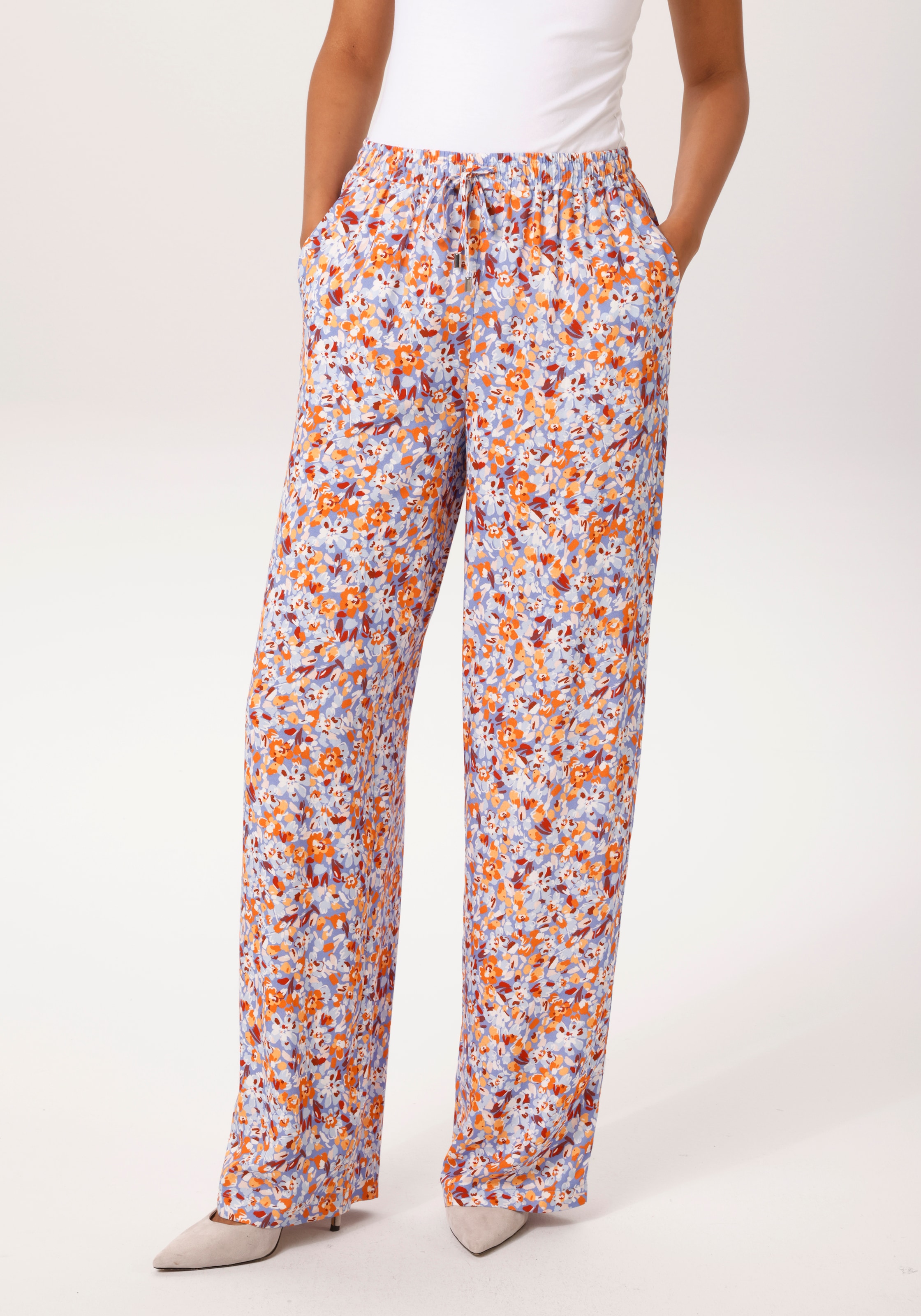 Aniston CASUAL Schlupfhose  mit farbharmonischen, grafischen Blumen bedruckt