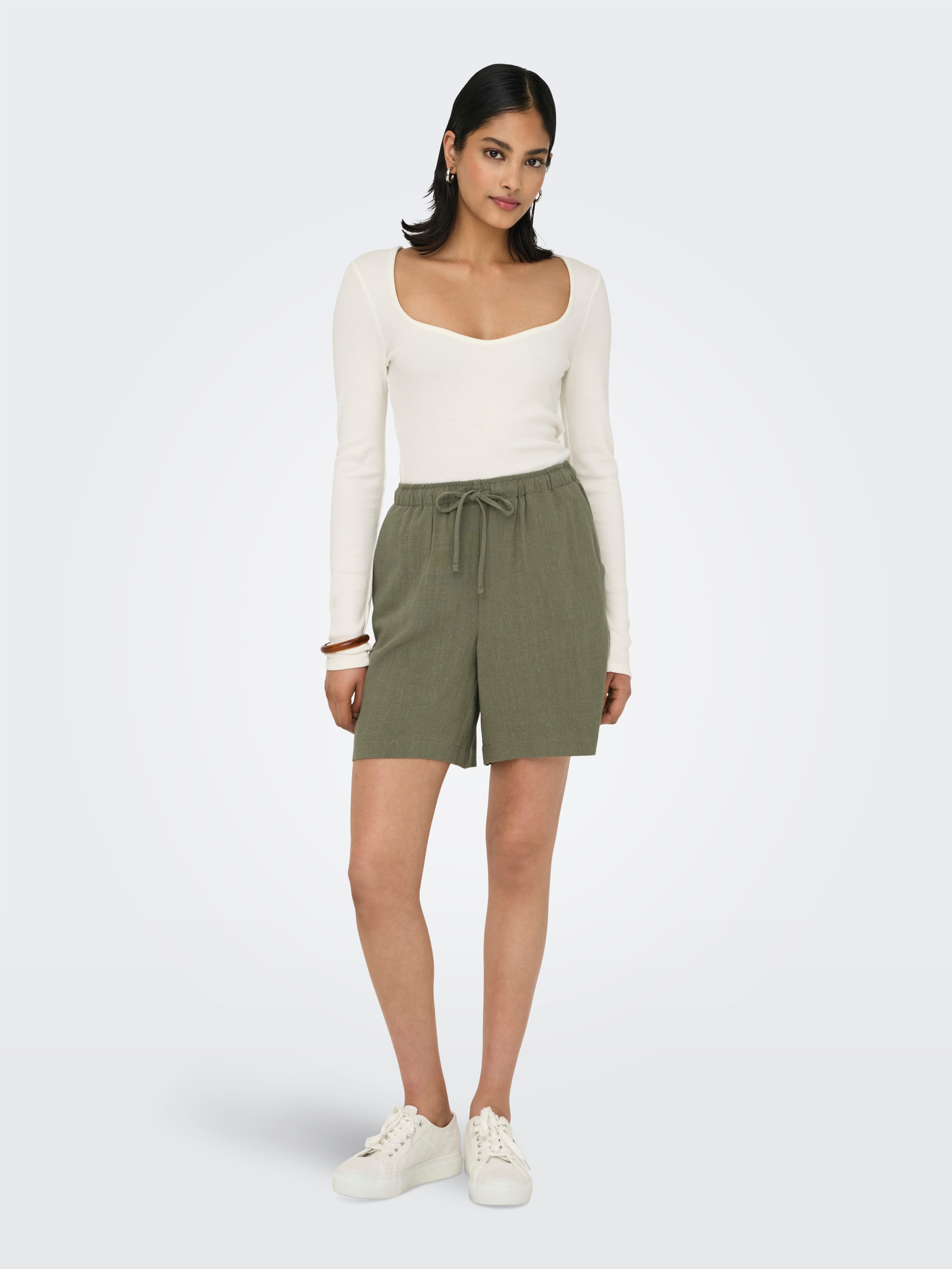 ONLY Shorts »ONLSIESTA MW PULL-UP LIN BL SHORTS NOOS«  loose fit, Jersey, Viskosemischung, elastischer Bund, unifarben