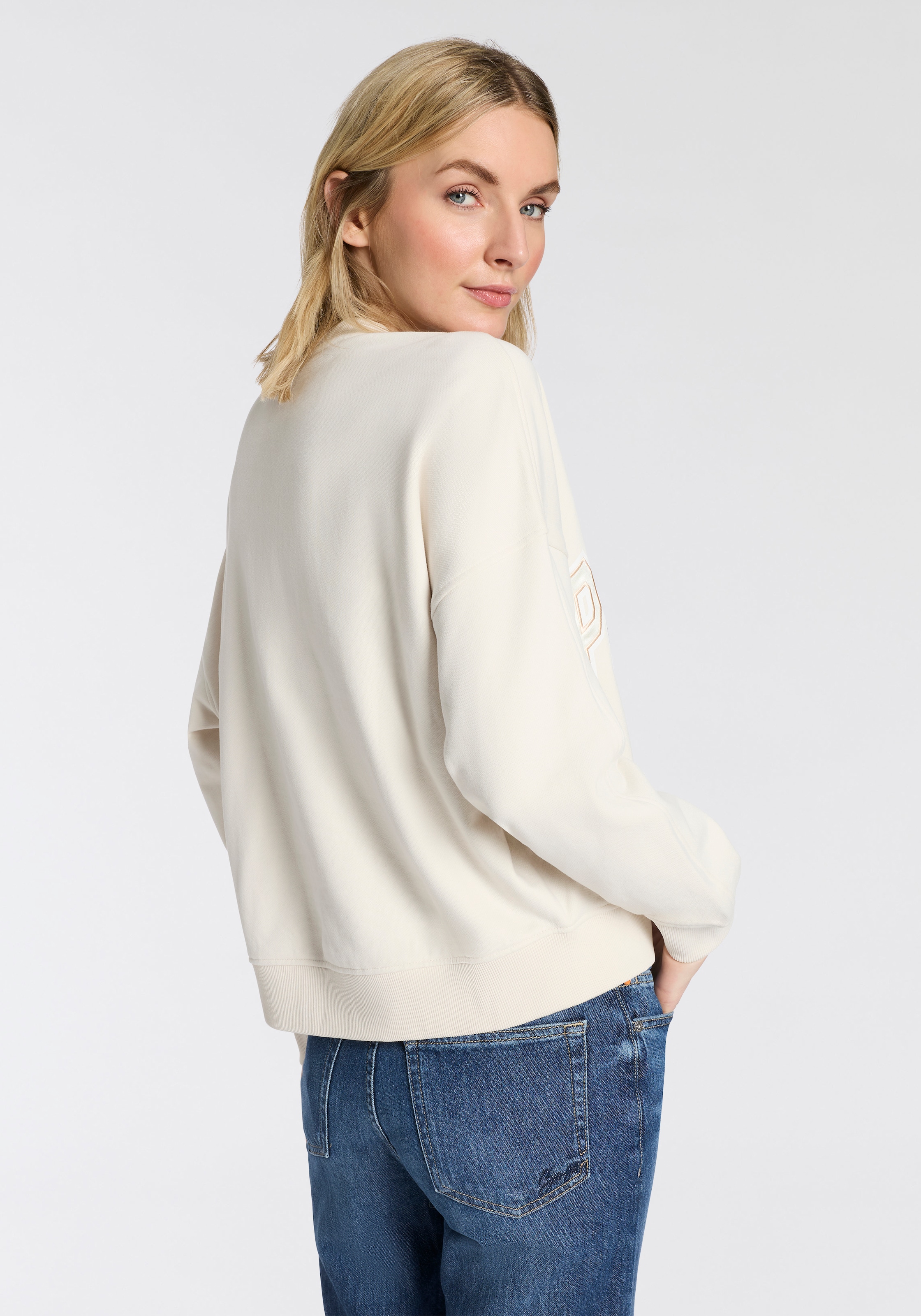 BOSS ORANGE Sweater »Ever Premium Damenmode«, im Oversized Fit, Rundhalsform
