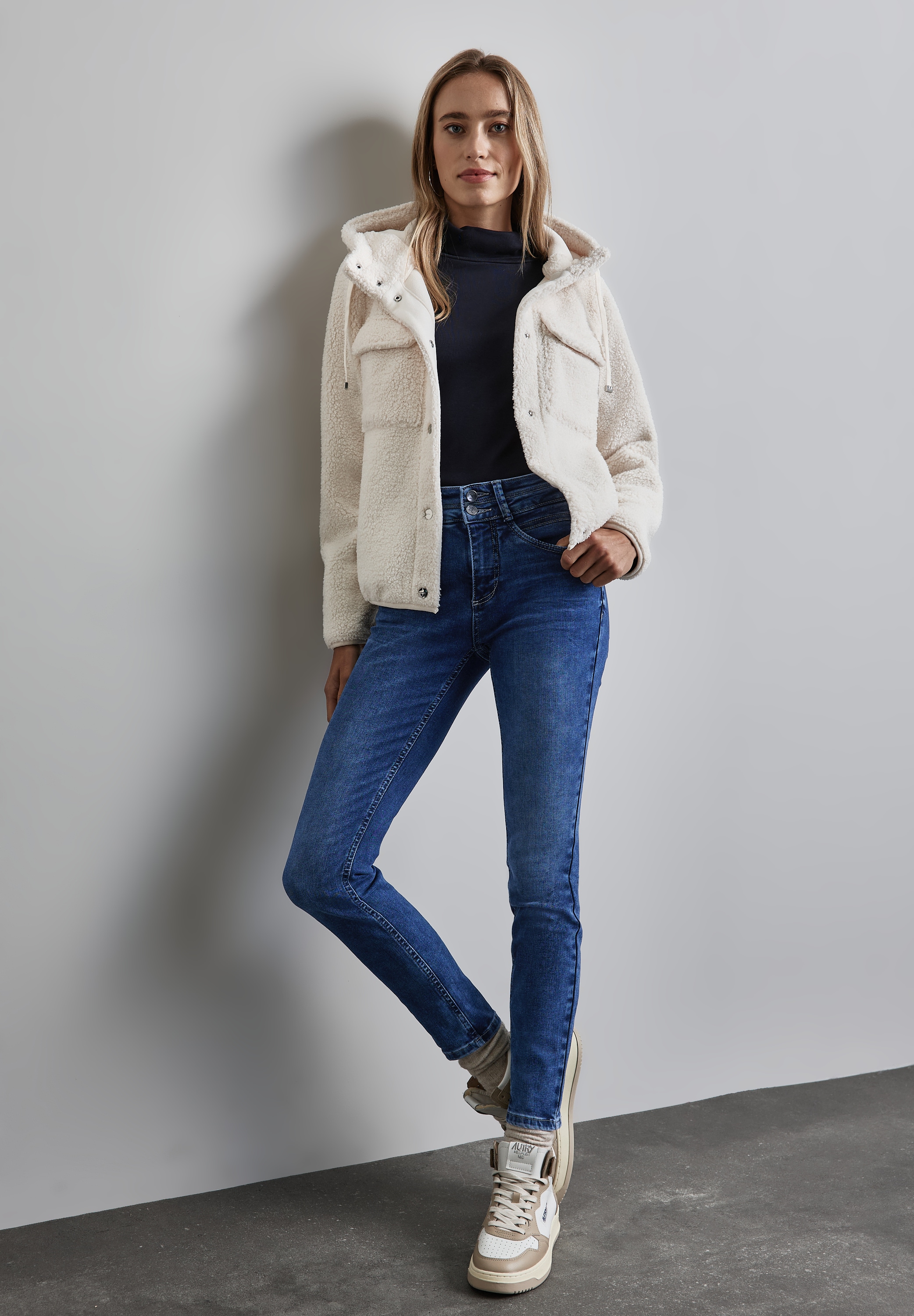 STREET ONE Slim-fit-Jeans »Style YORK«, 5-Pocket-Style mit Stretch