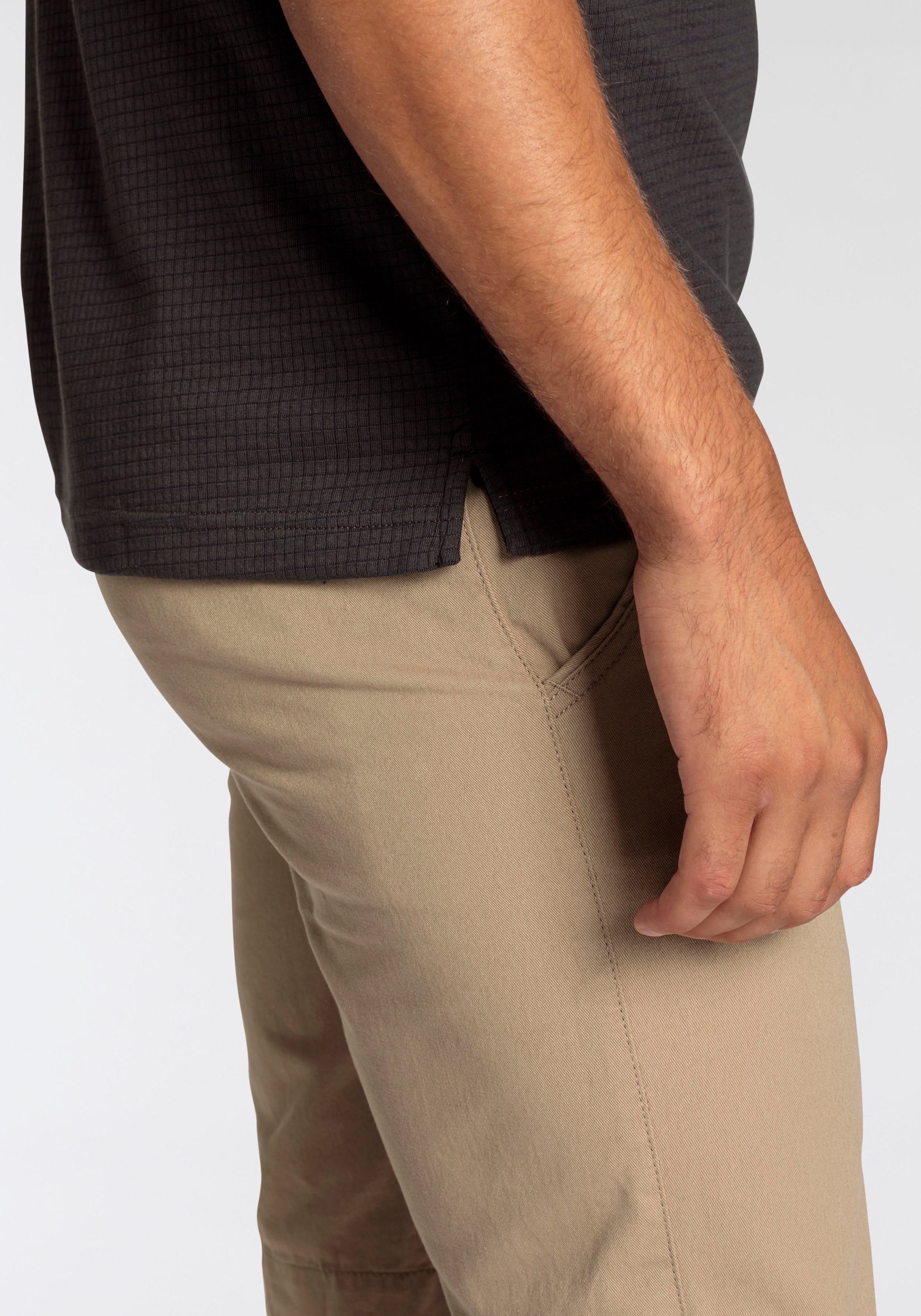 Bruno Banani Poloshirt, mit besonderer Materialstruktur