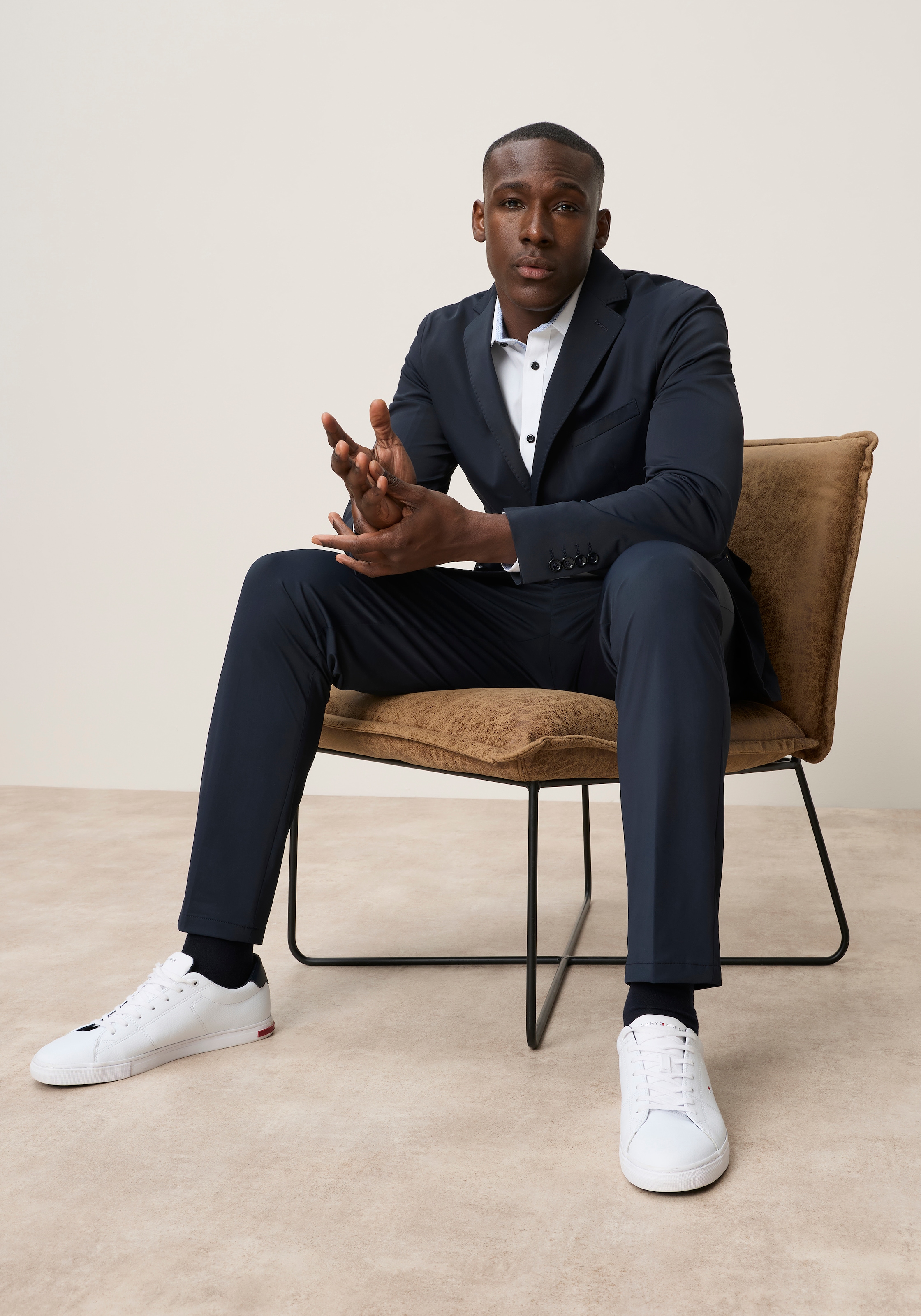 Bruno Banani Anzug »Komfort – leicht, flexibel, knitterarm, modern« Sakko & Hose,  slim fit Sommerleicht – kein Schwitzen, kein Stress
