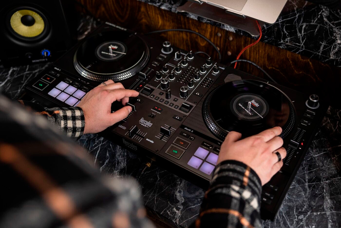 HERCULES DJ Controller »Inpulse T7 White Editio retail«