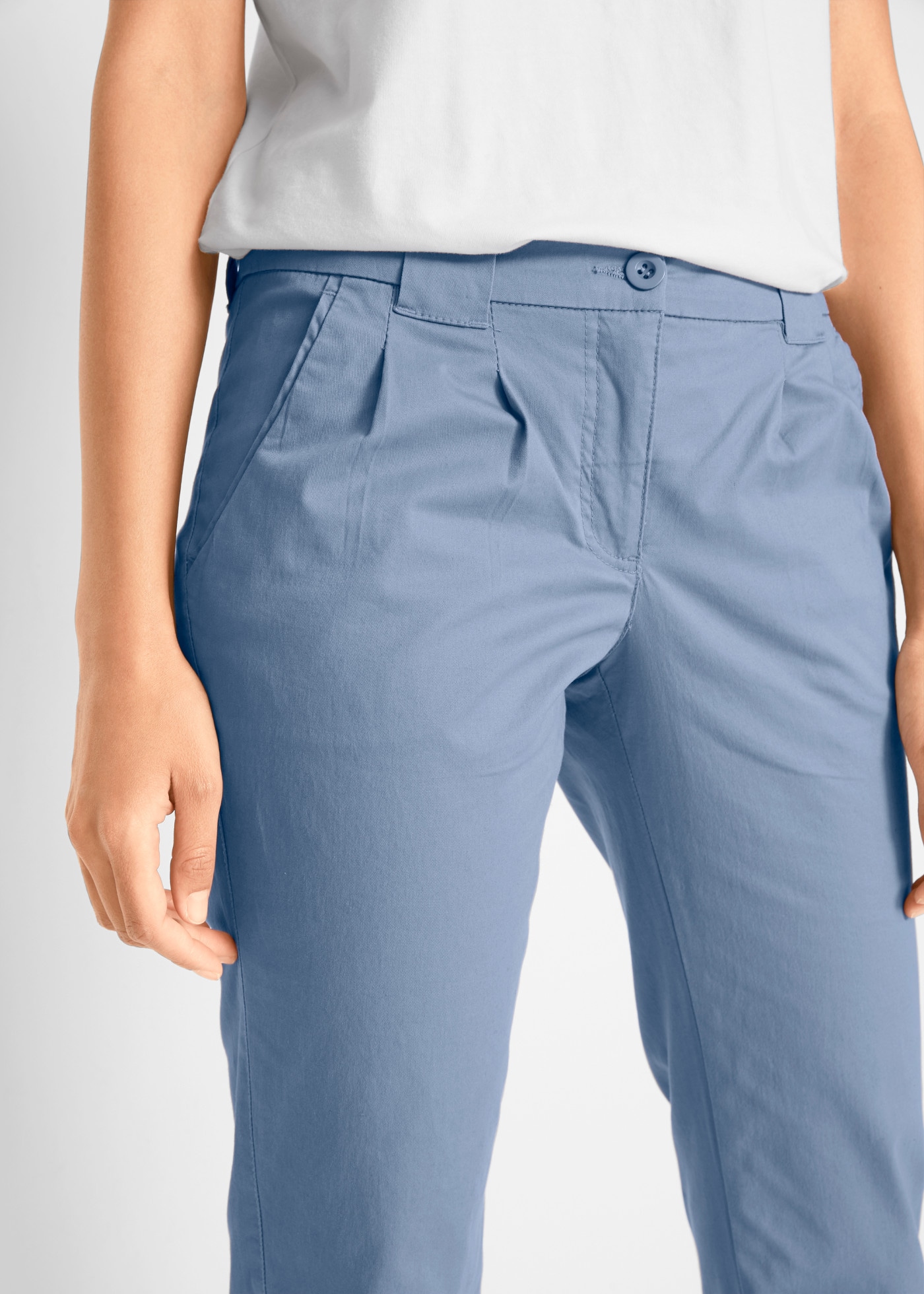 bonprix Chinohose  schmale Form, mit Bundfalten und praktischen Taschen