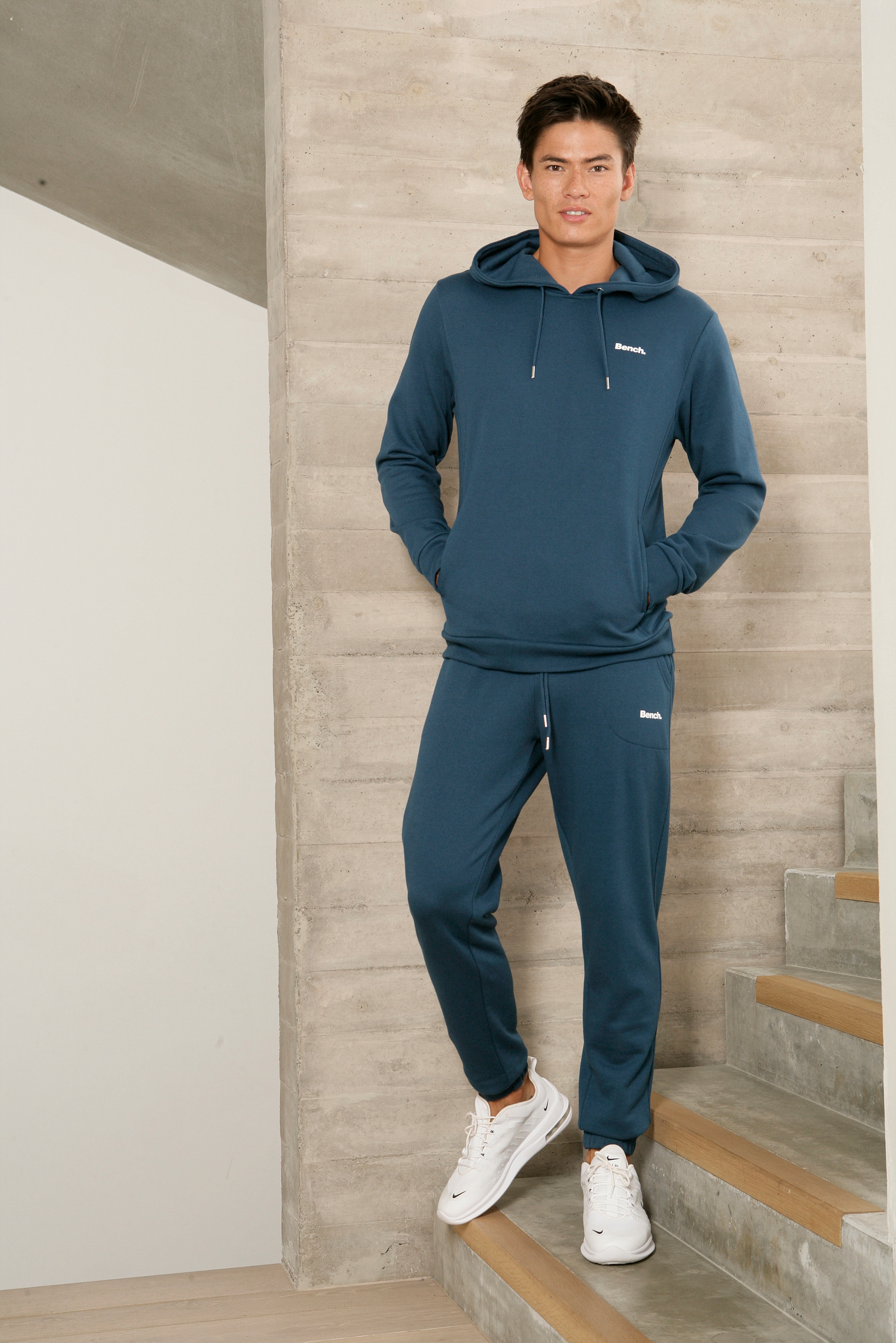 Bench. Loungewear Hoodie , Sweatshirt mit Kapuze und seitlichen Taschen, Baumwollmischung
