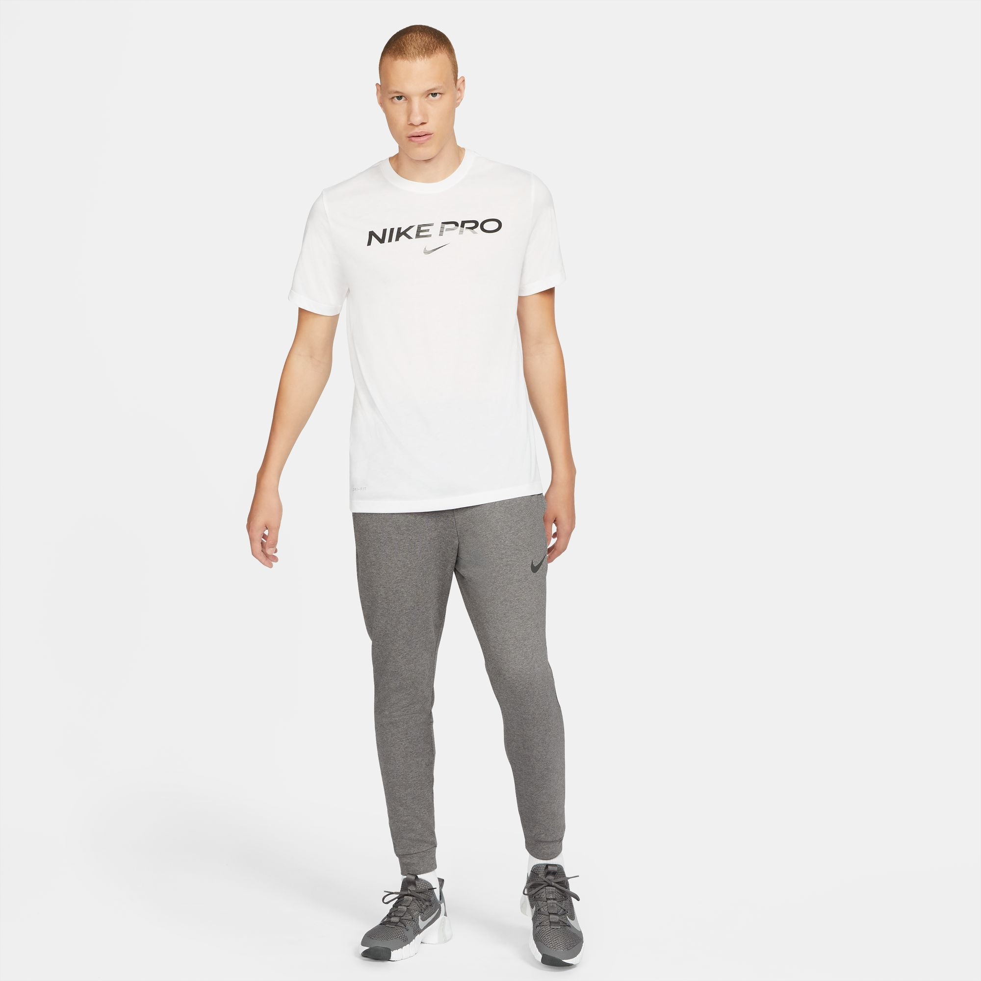 Nike Trainingshose »DRI-FIT MEN'S TAPERED TRAINING PANTS«