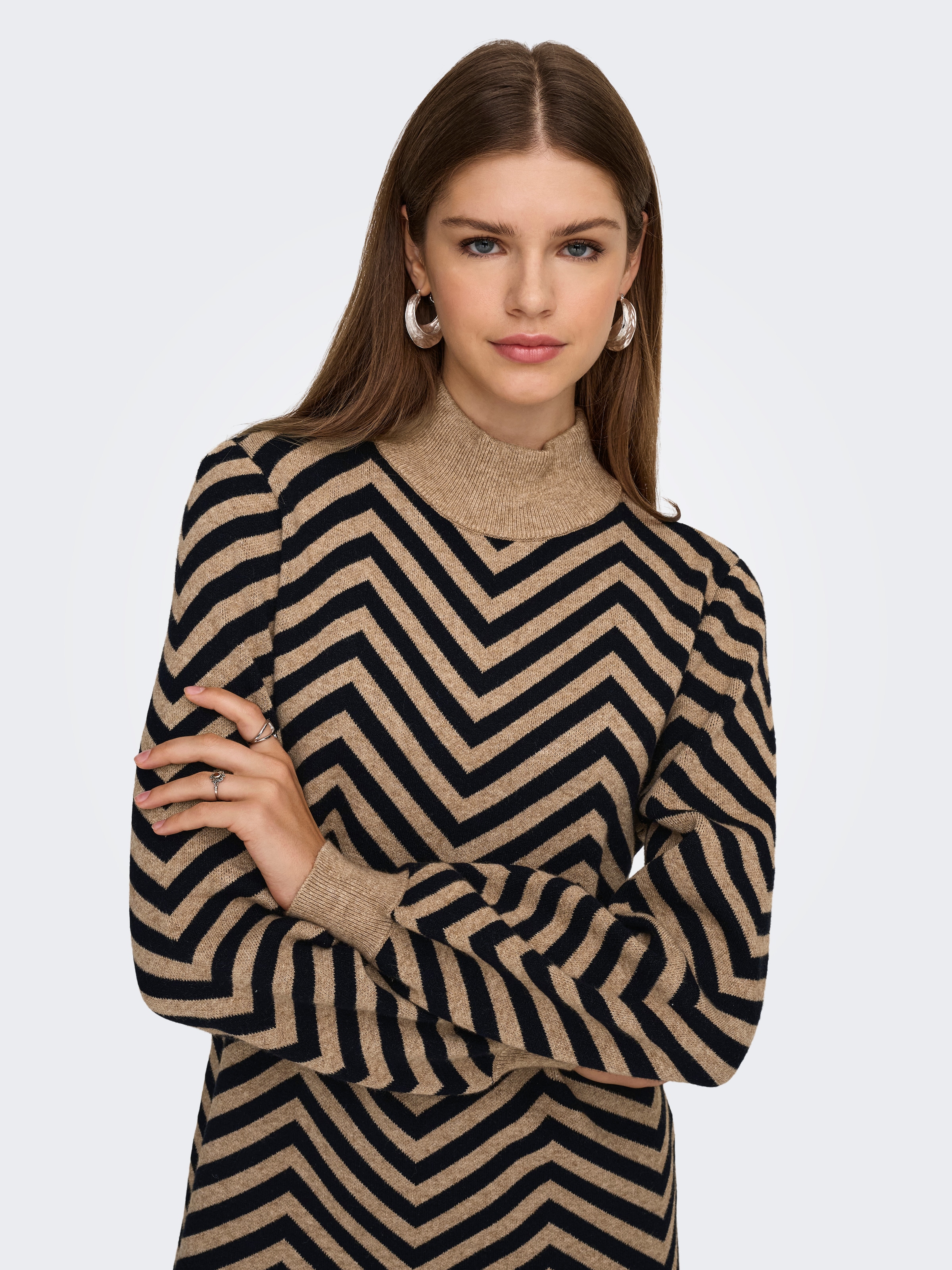 ONLY Strickkleid »ONLJULIA LS HIGHNECK PATTERN DRESS KNT«