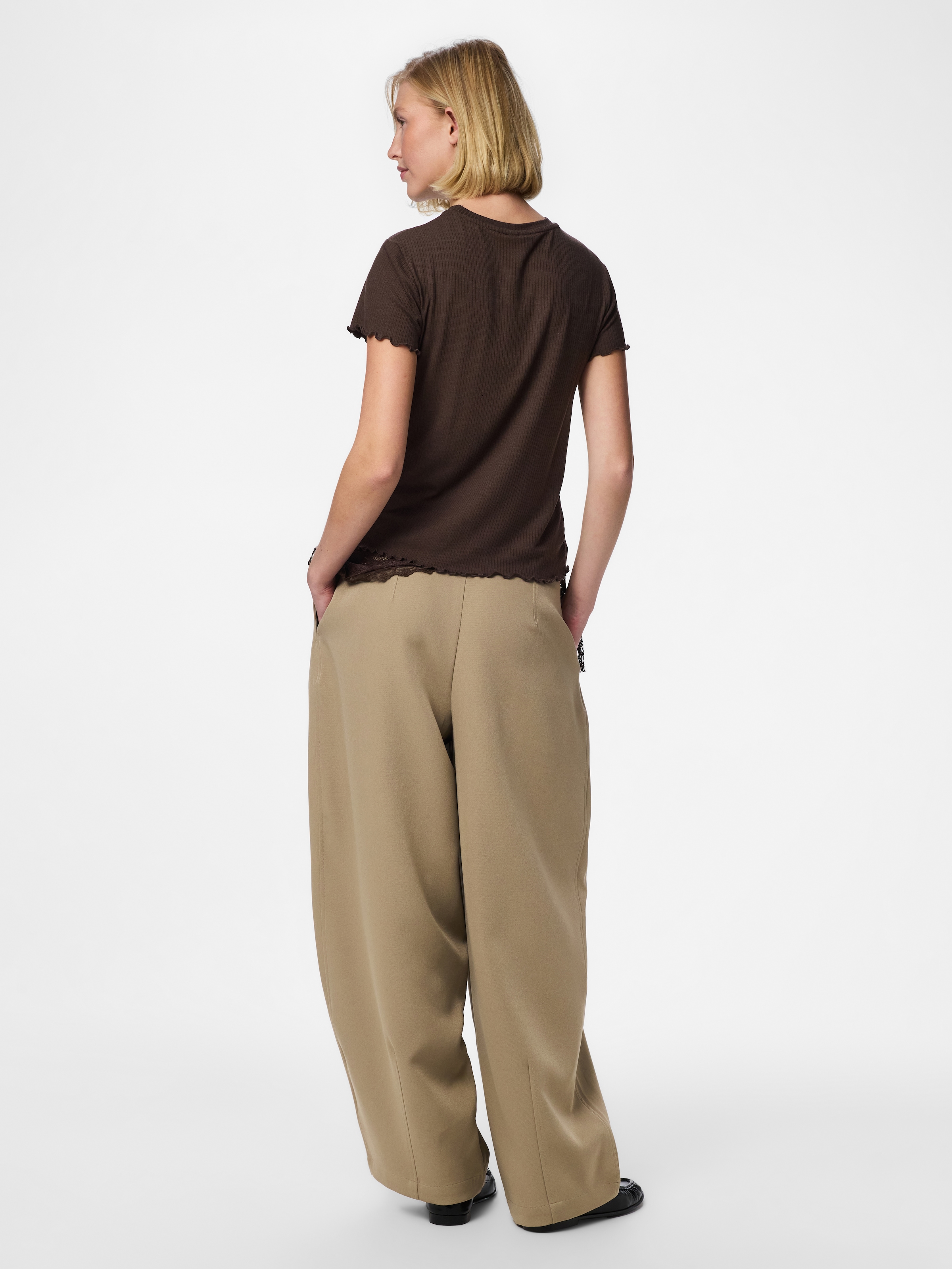 pieces Kurzarmshirt »PCNICCA SS O-NECK  TOP KAC BFD« Viskosemischung, slim fit