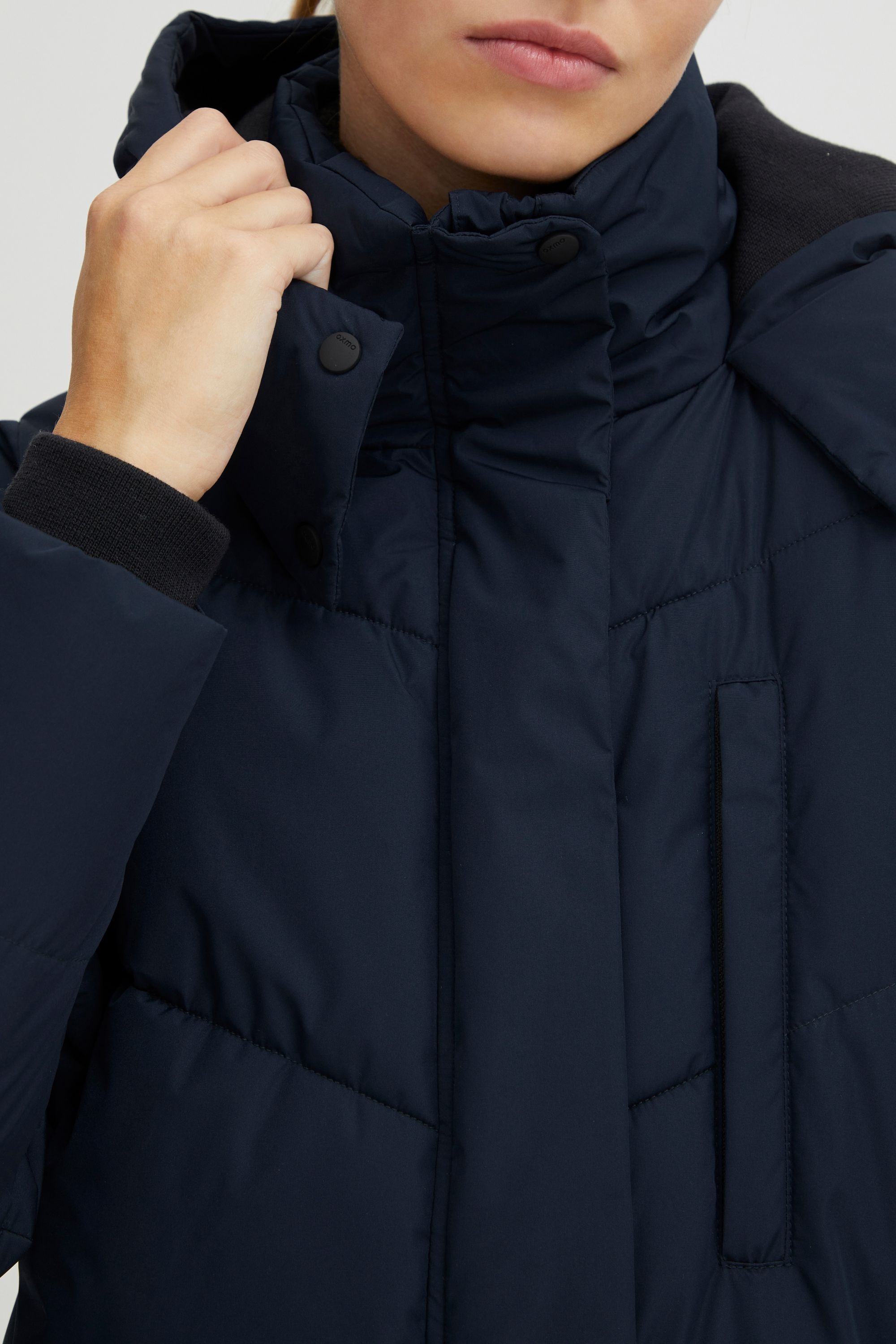 OXMO Winterjacke »Winterjacke OXJulie«, mit Kapuze