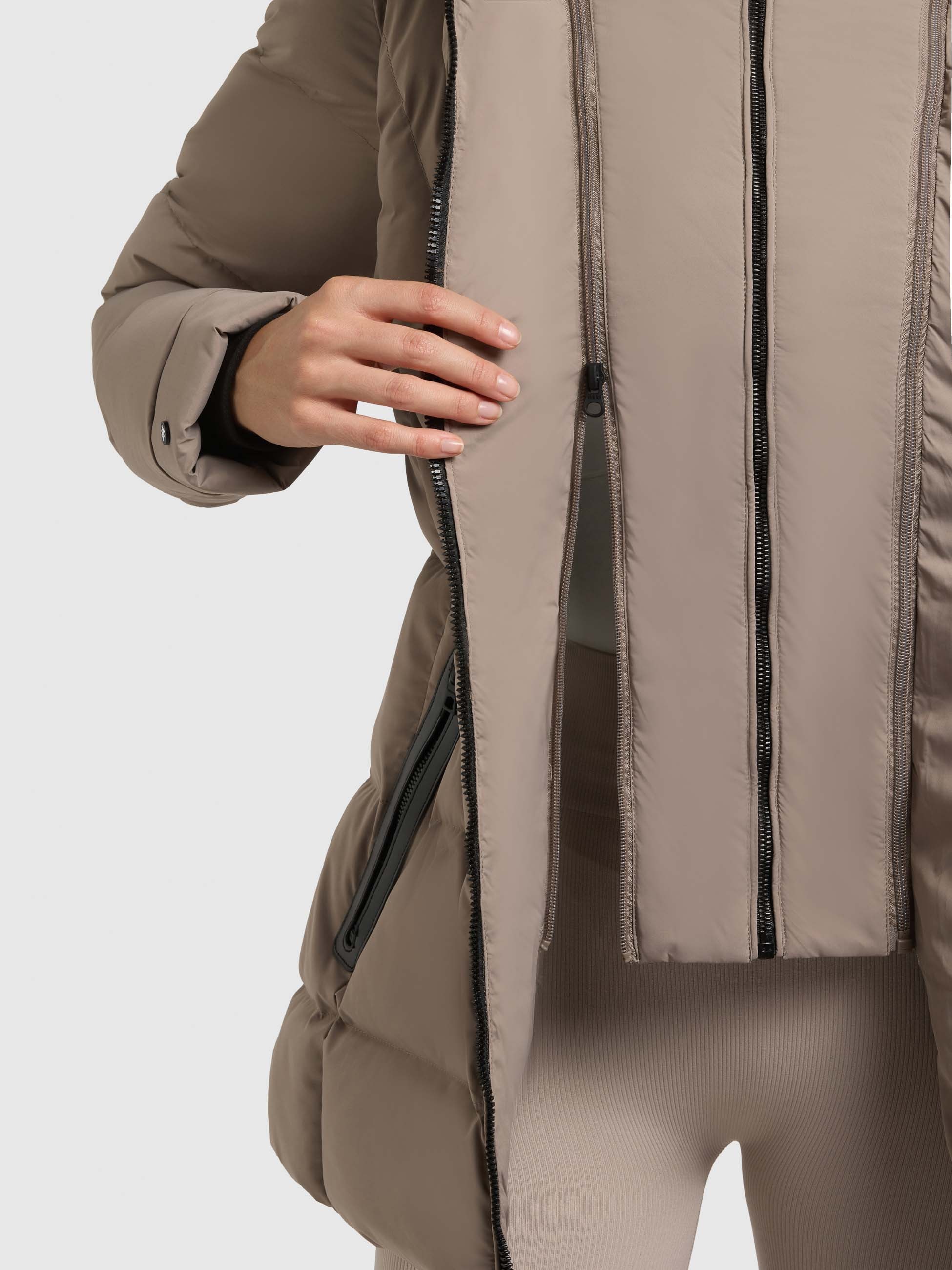 khujo Steppjacke »RABB« mit Kapuze Applikationen aus Lederimitat