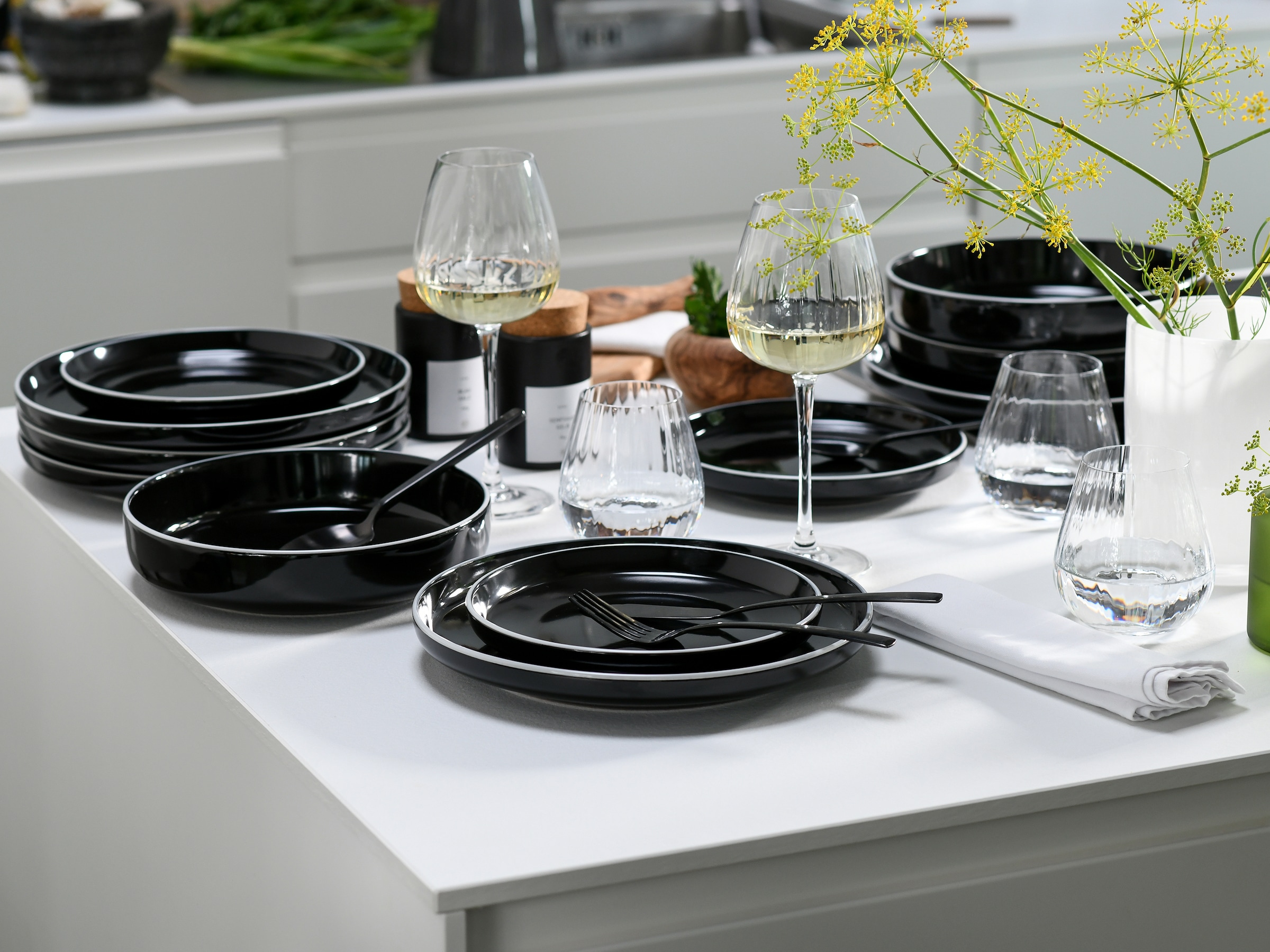 CreaTable Tafelservice »Nordic Gourmet, Service 12-tlg.« Minimalistisches Design, Glänzende Glasur, Nordische Ästhetik