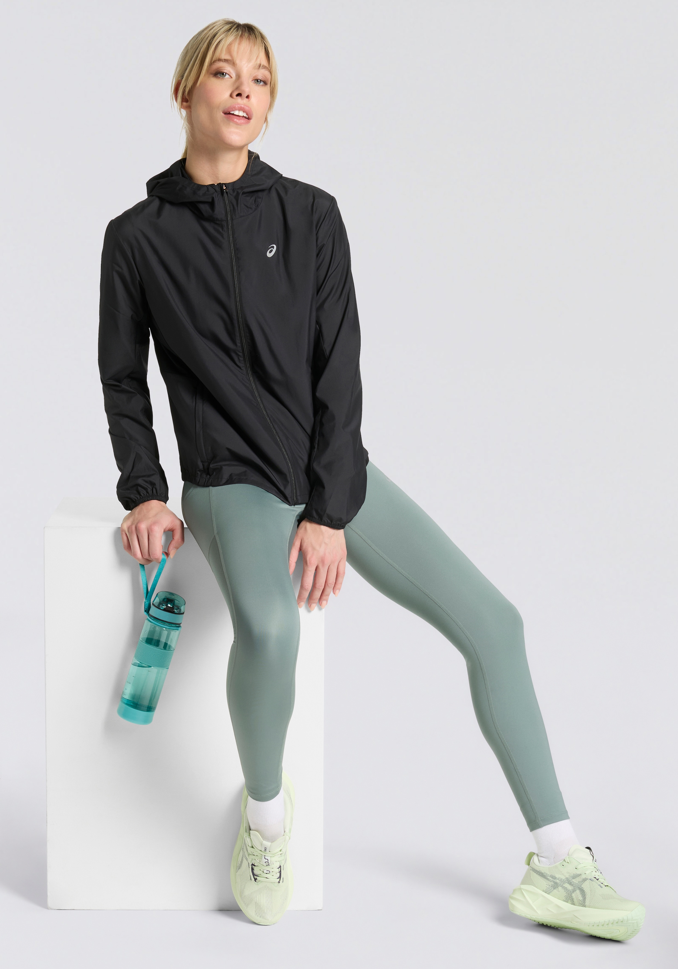 Asics Laufjacke »ASICS CORE JACKET«, mit Kapuze
