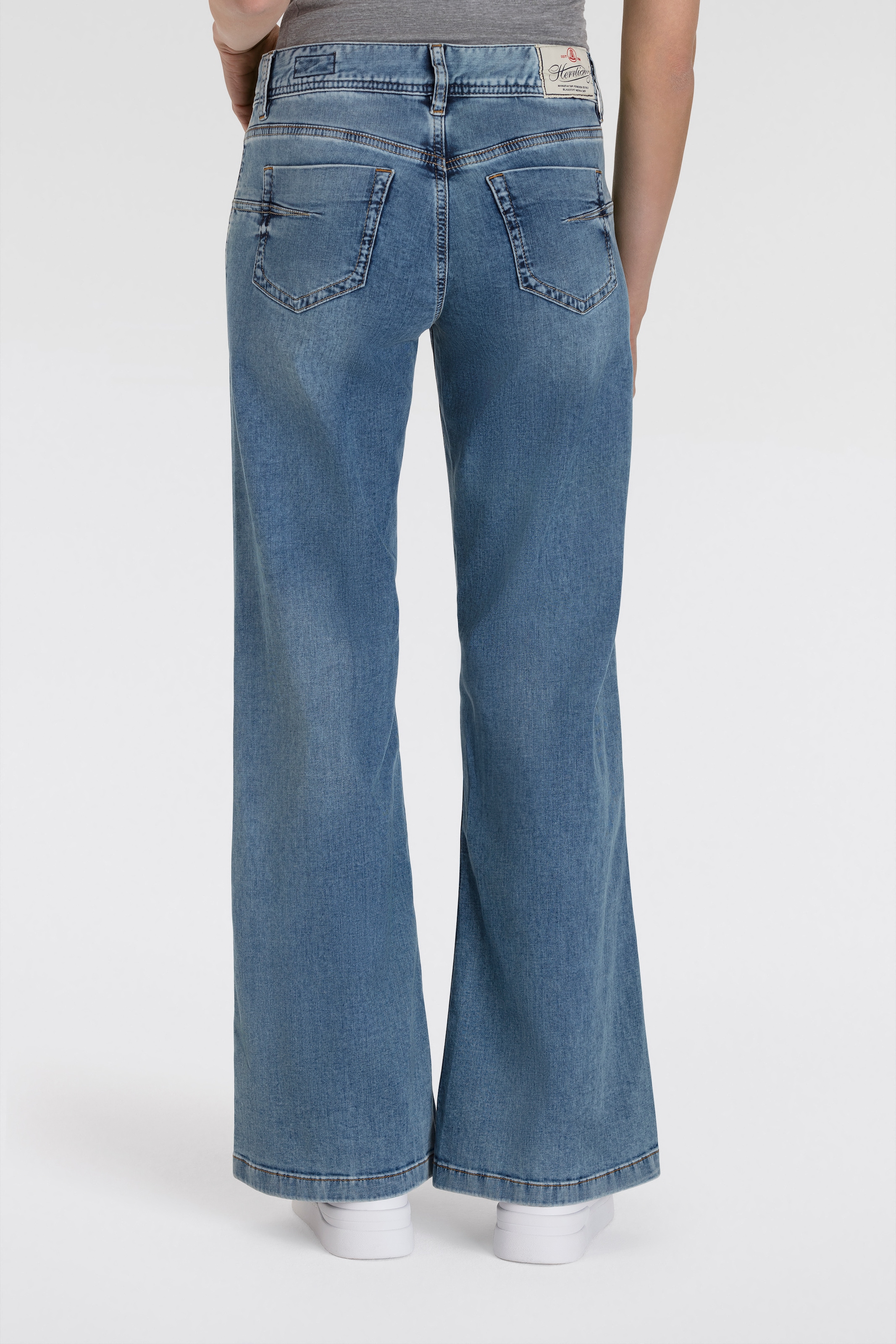 Herrlicher 5-Pocket-Jeans »Edna Recycled Denim Light«, im Flared Fit