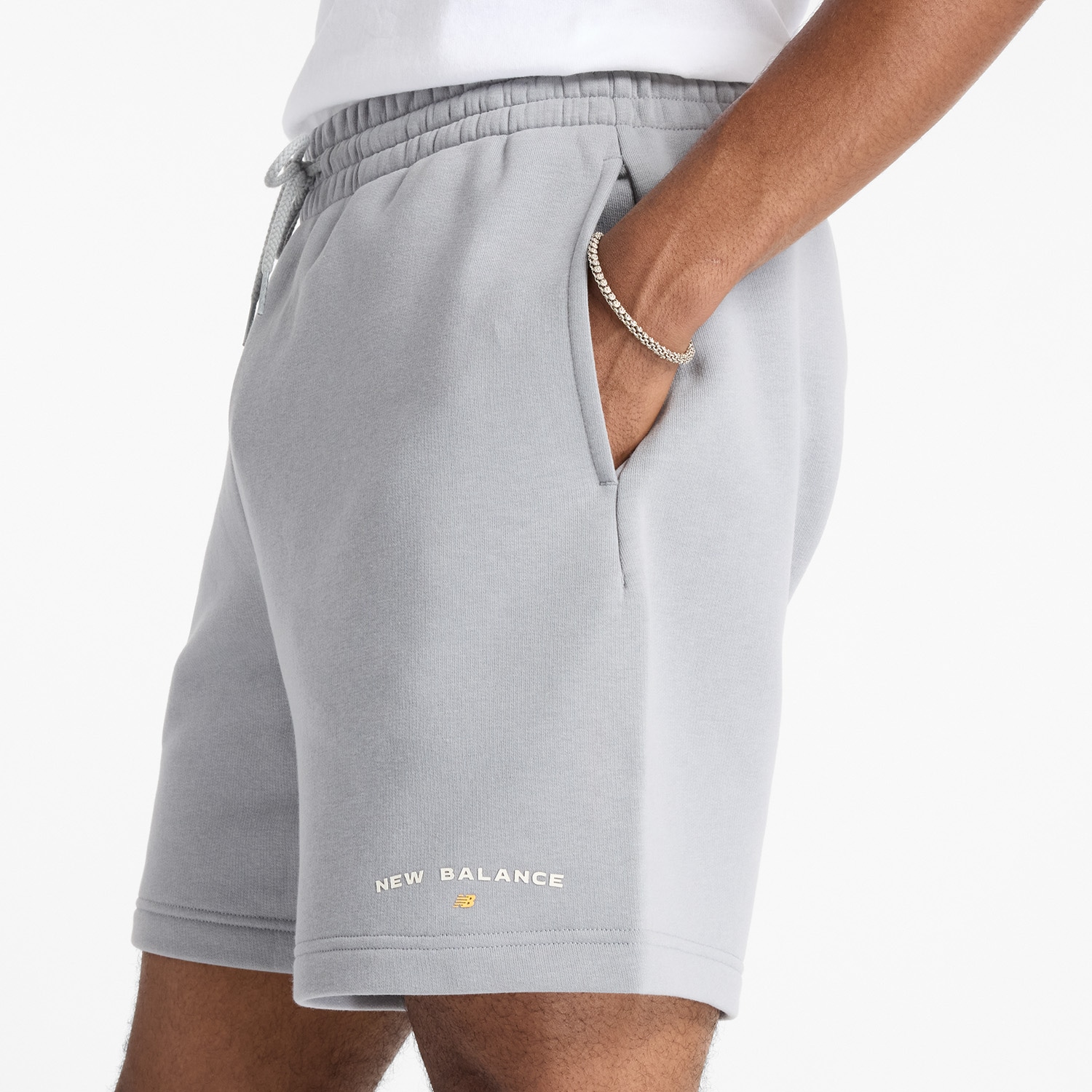 New Balance Sweatshorts »Reimagined Fleece Graphic Short 7"«