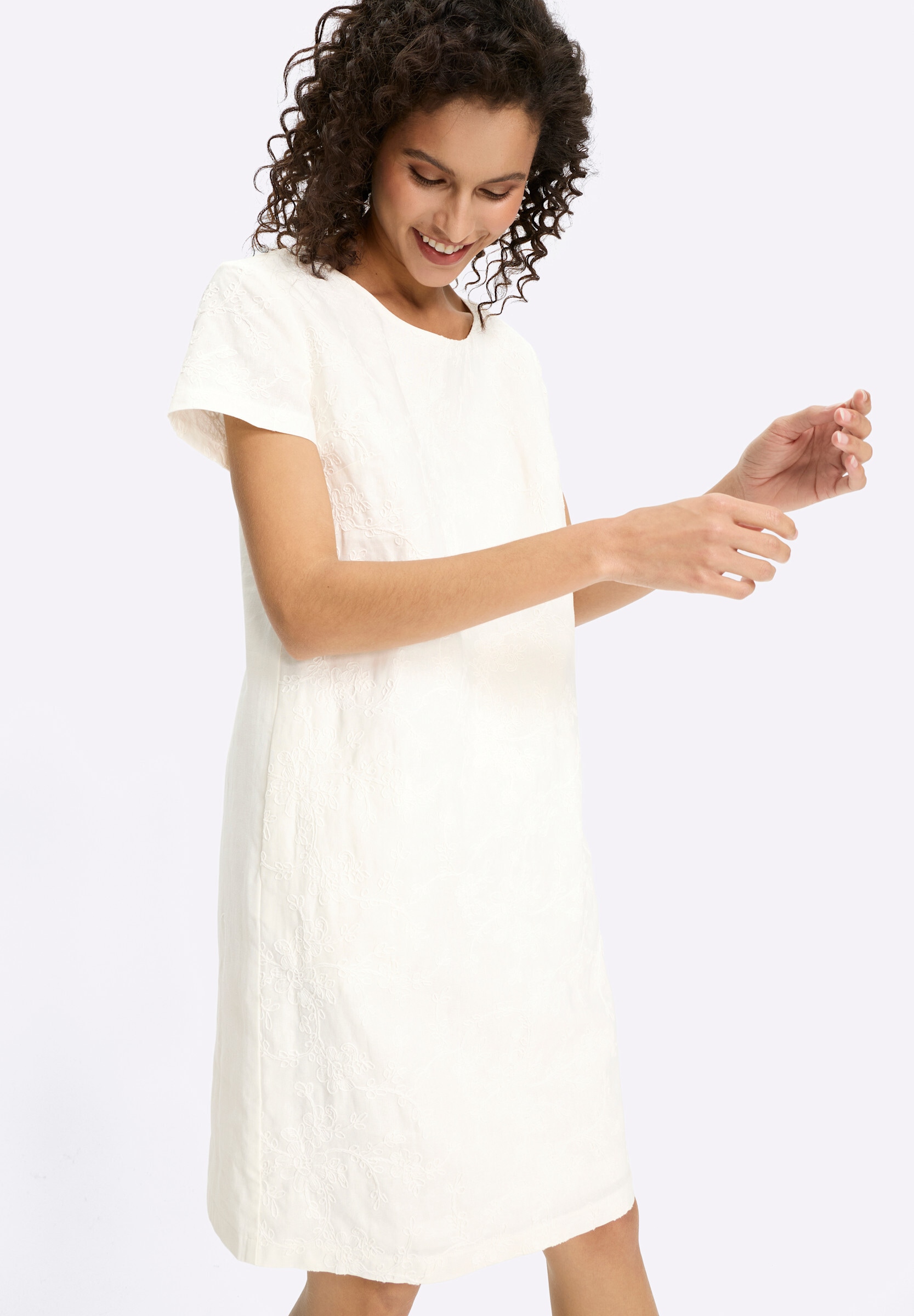 heine Sommerkleid »Kleid Sommerkleid mit Blumen-Stickerei« Nahttasche