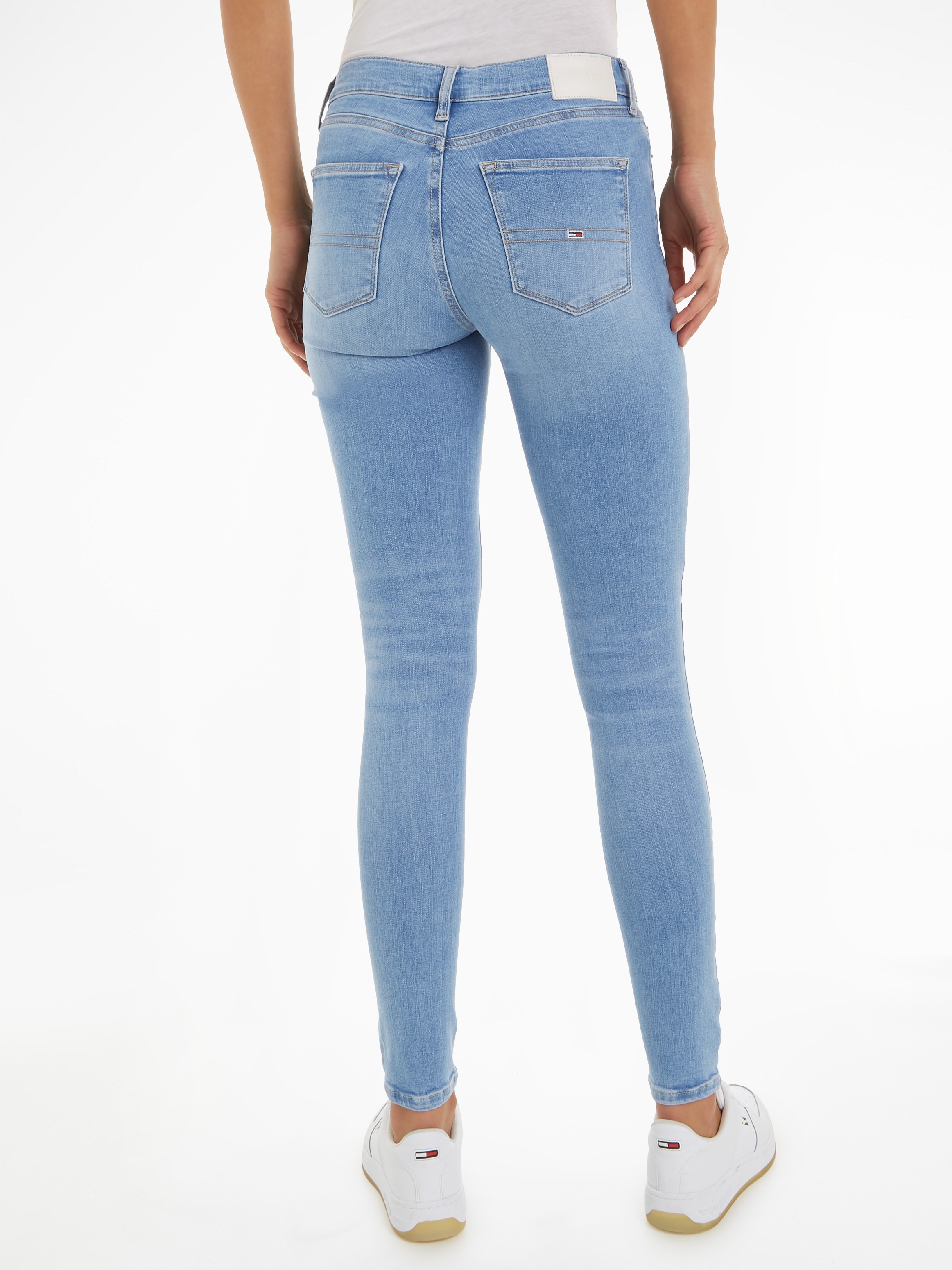 Tommy Jeans ♕ dezenten Skinny-fit-Jeans, bei Label-Applikationen mit