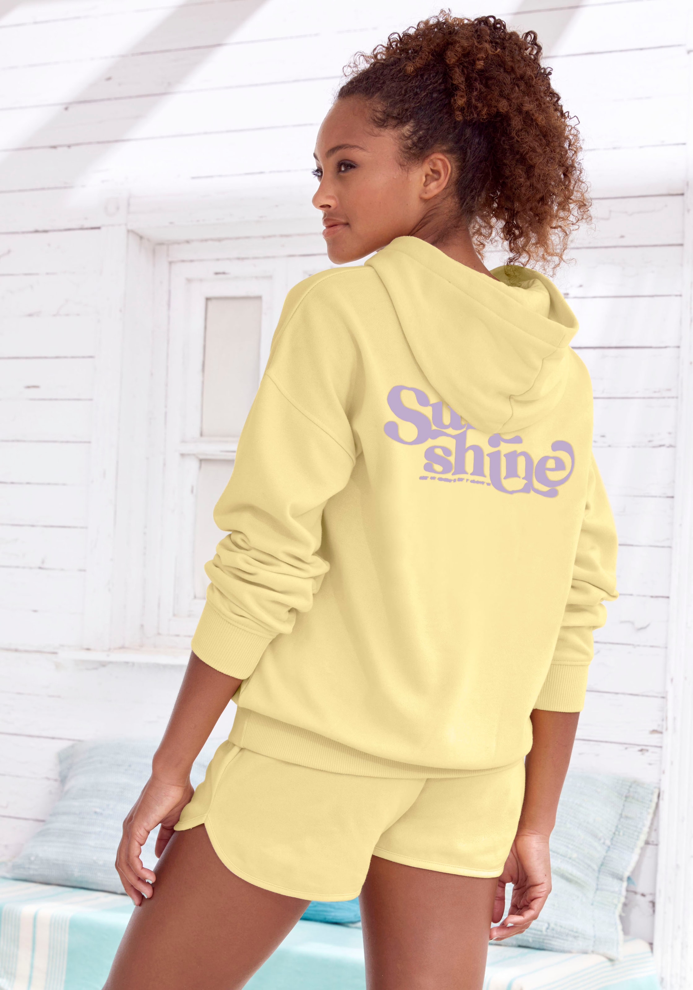Buffalo Hoodie, Kapuzensweatshirt mit Rückenprint und Rippbündchen, Loungewear