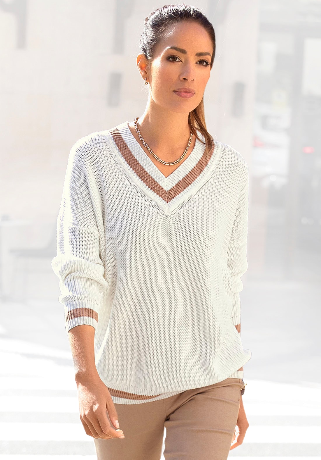 LASCANA V-Ausschnitt-Pullover, mit Streifen-Details, weicher Strickpullover, casual-chic