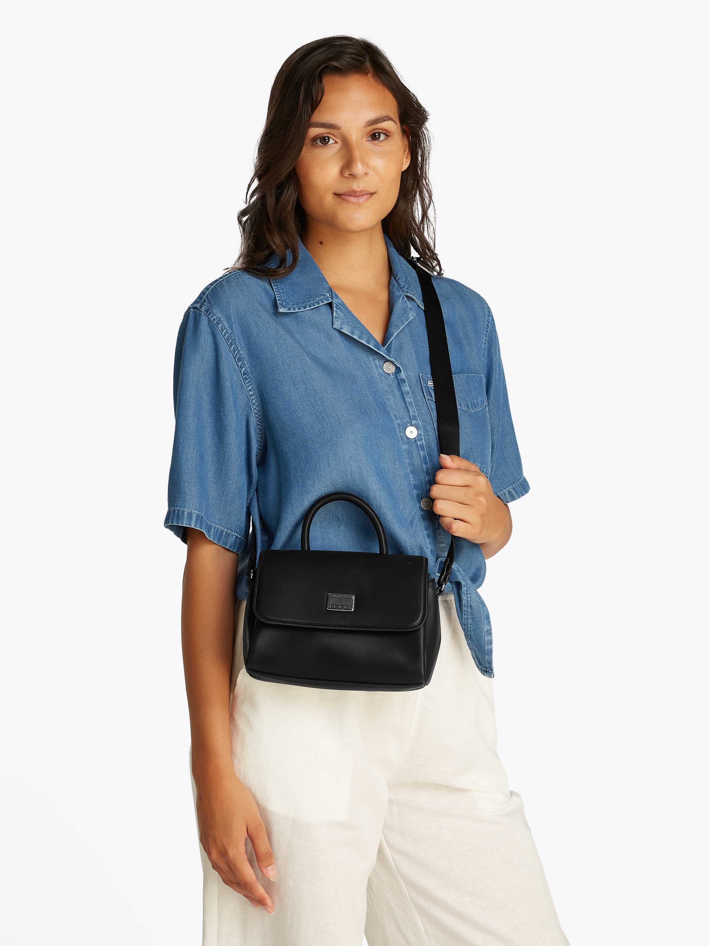 Tommy Jeans Umhängetasche »TJW AMERICAN COOL FLAP CROSSOVER«, Damen Henkeltasche, Schultertasche mit 3 geräumigen Fächern
