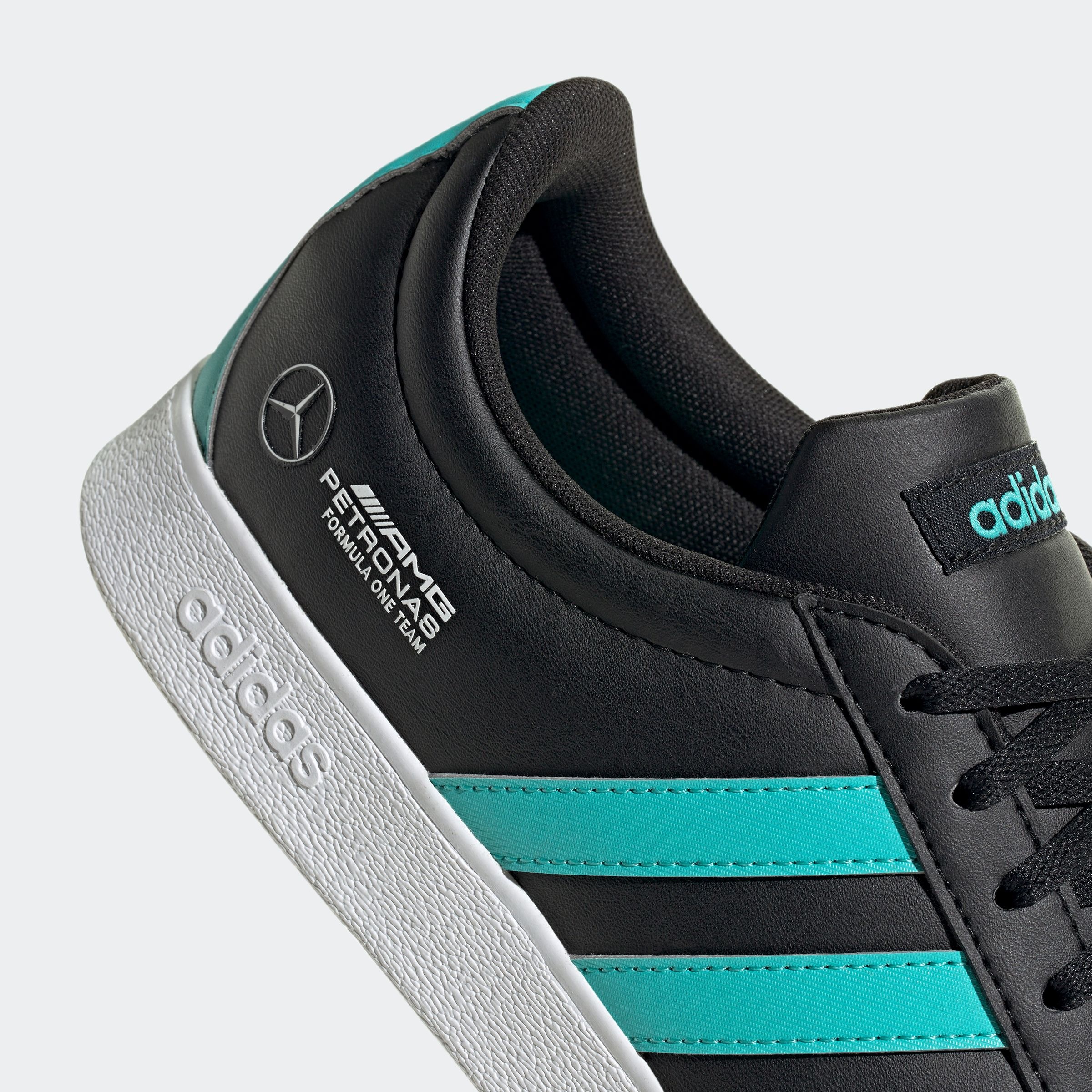 adidas Performance Sneaker »MERCEDES - AMG PETRONAS FORMULA ONE TEAM VL COURT«  Mercedes AMG Motorsport