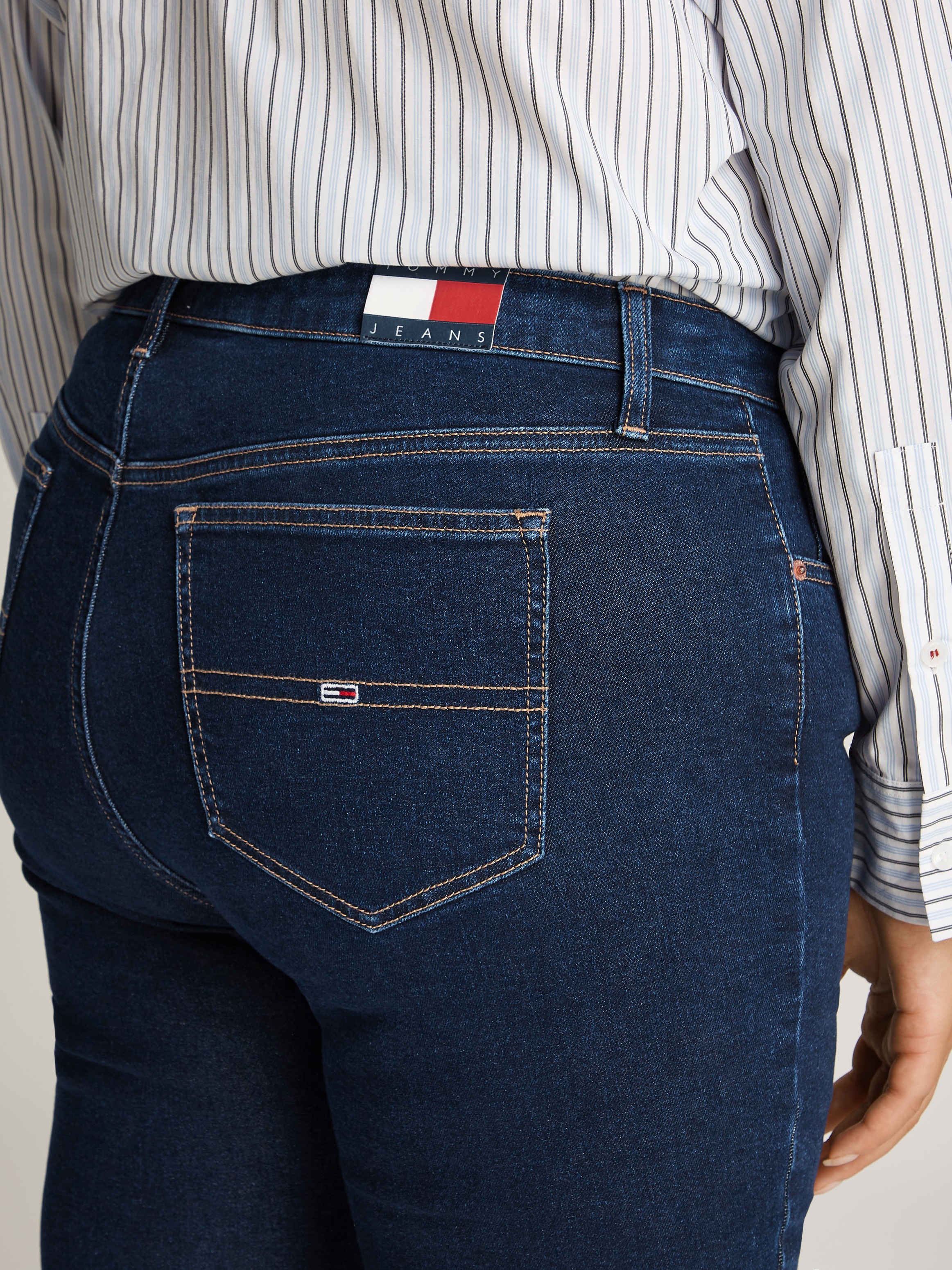 Tommy Jeans Curve Regular-fit-Jeans »CRV MELANY UH SSKN«, in Großen Größen im 5-Pocket-Style