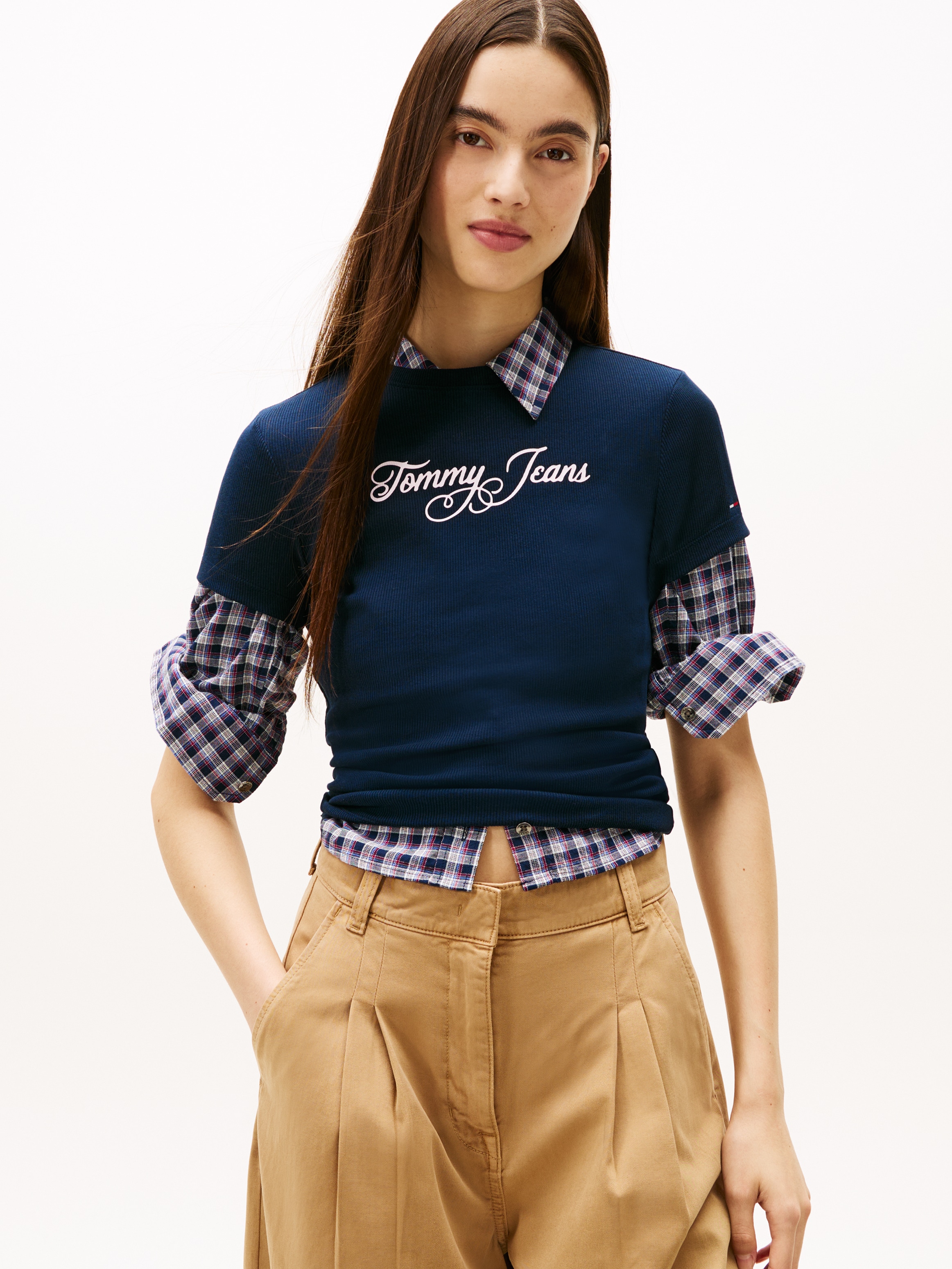 Tommy Jeans Kurzarmshirt »TJW SLIM ESS LOGO 1 RIB TEE EXT« in gerippter Struktur
