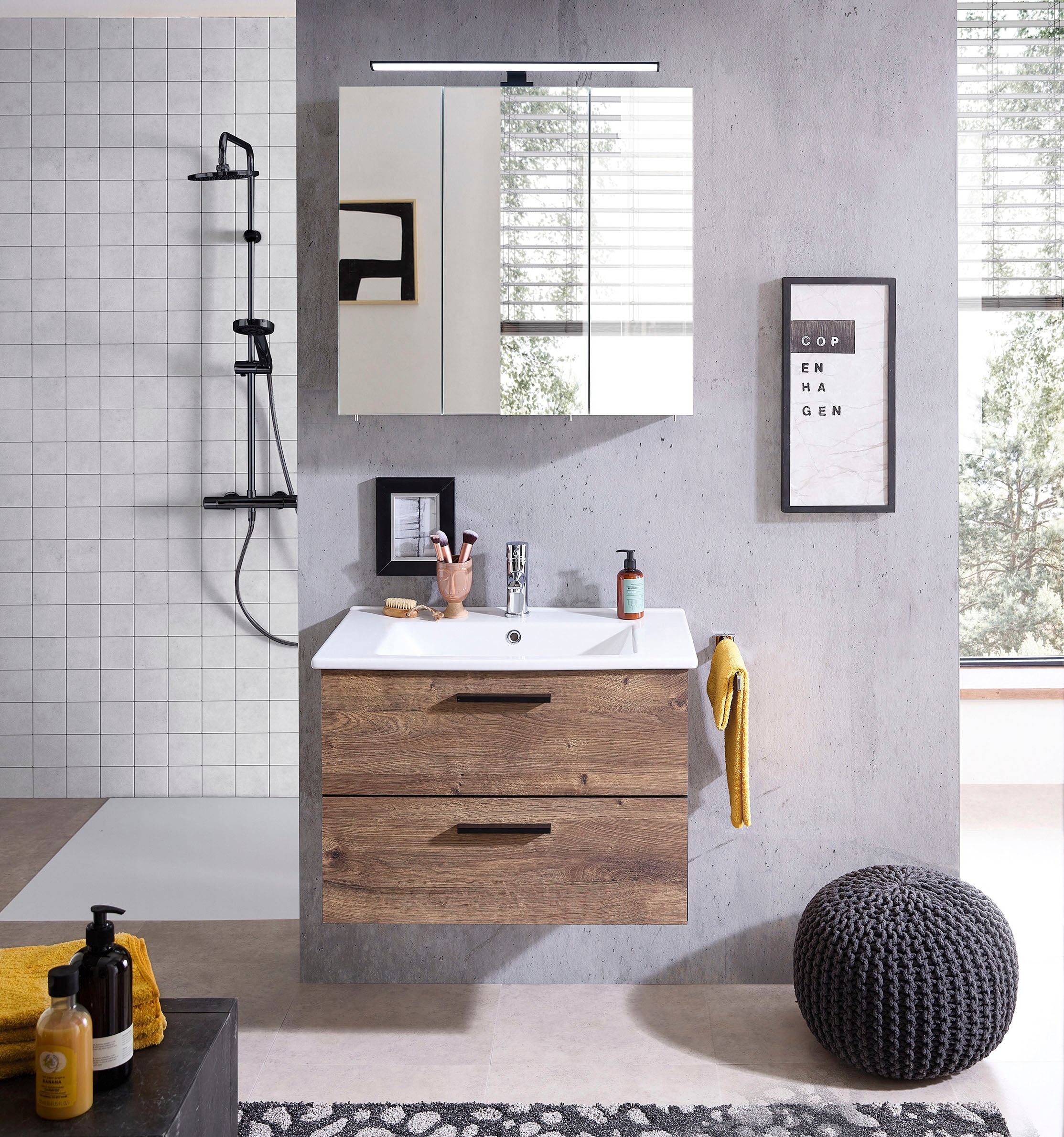 Saphir Spiegelschrank »Quickset 374 Badschrank, 3 Spiegeltüren, 6 Einlegeböden, 75 cm breit«, inkl. LED-Beleuchtung, Türdämpfer, Schalter-/Steckdosenkombination