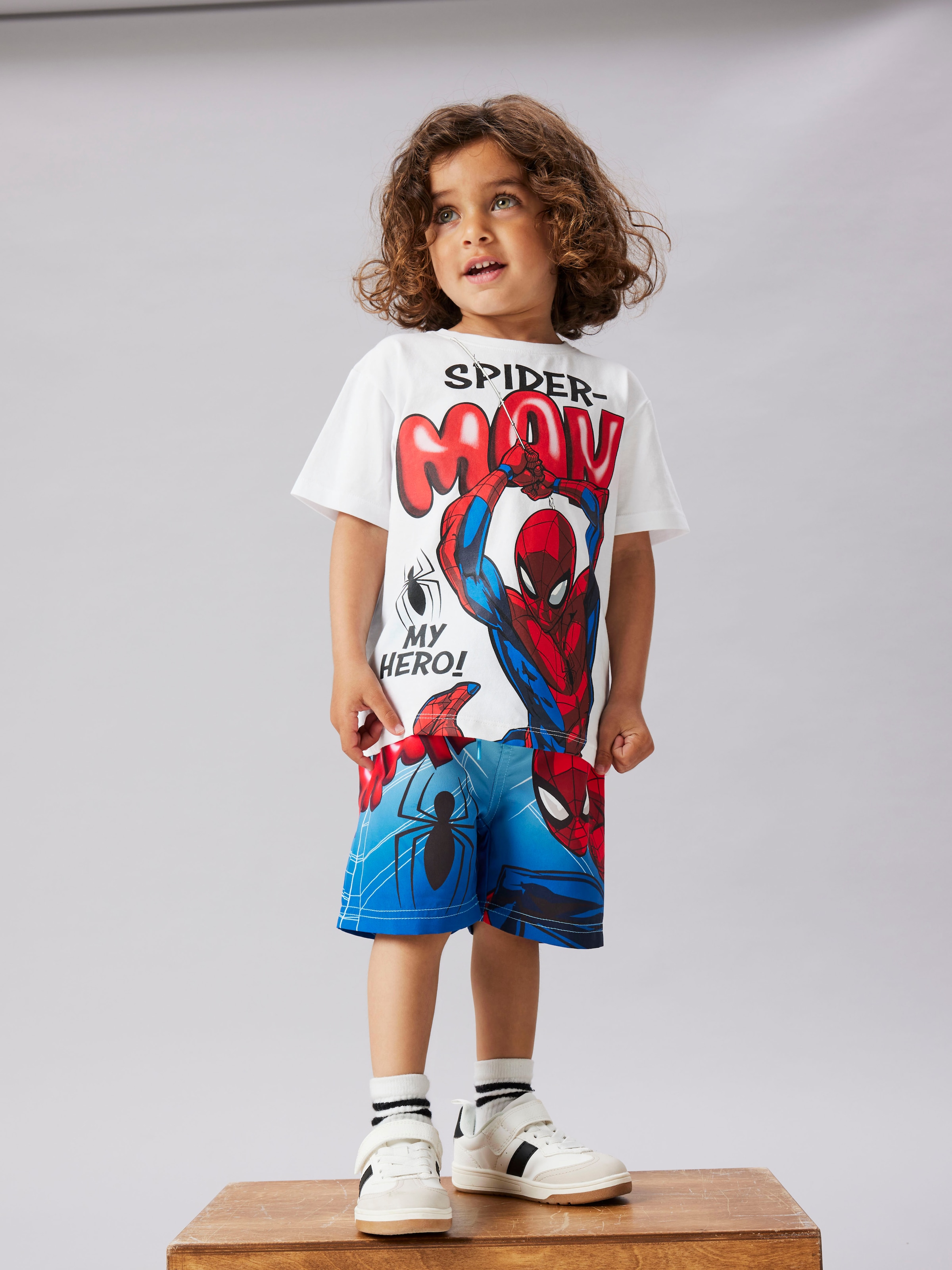 Name It Badeshorts »NMMMALTE SPIDER LONG SWIMSHORTS MAR«