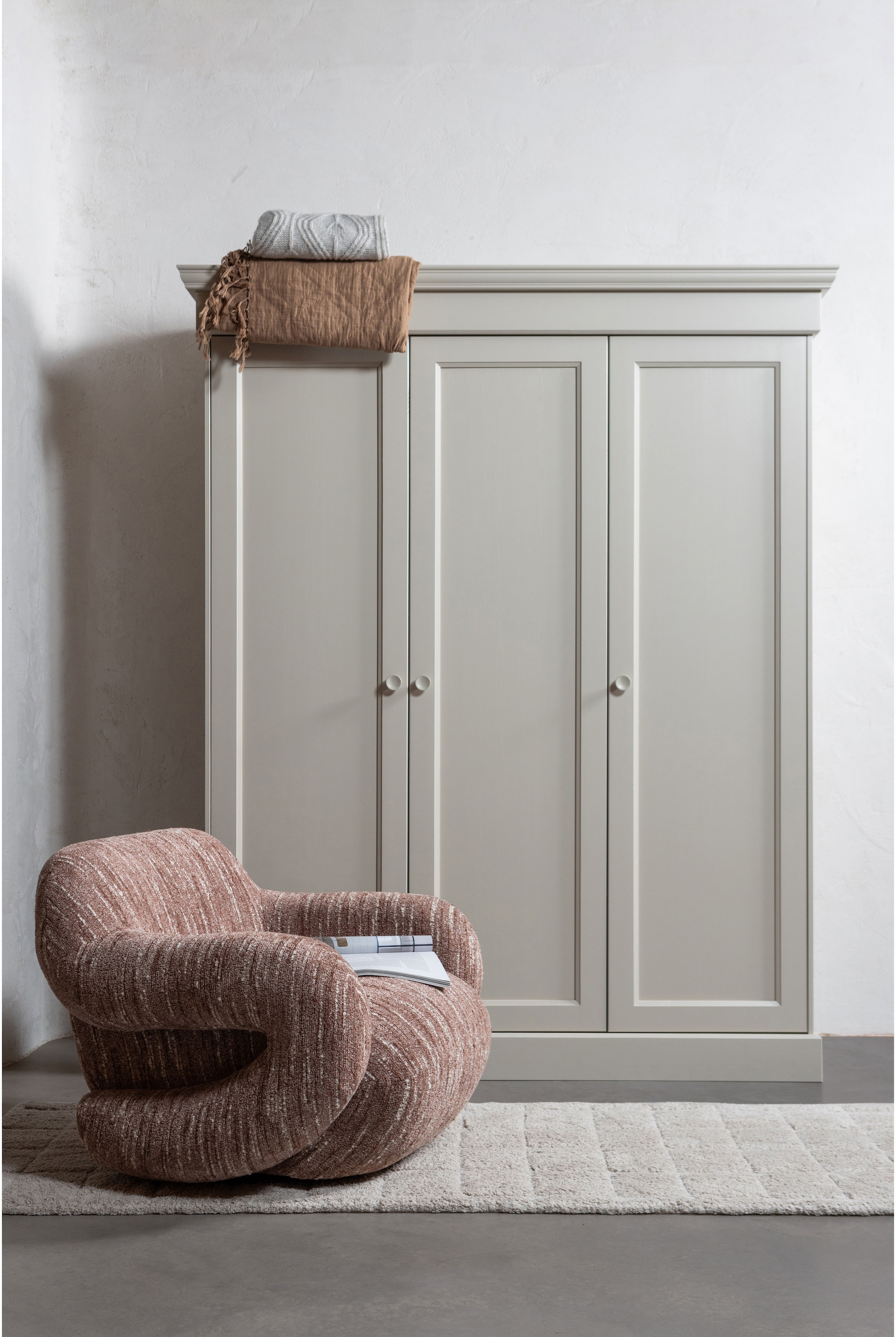 WOOOD Kleiderschrank »WOOOD OLIVIA KLEIDERSCHRANK KIEFER DUST [fsc]« Kleiderschrank Olivia, FSC-Kiefer, viel Stauraum, erweiterbar