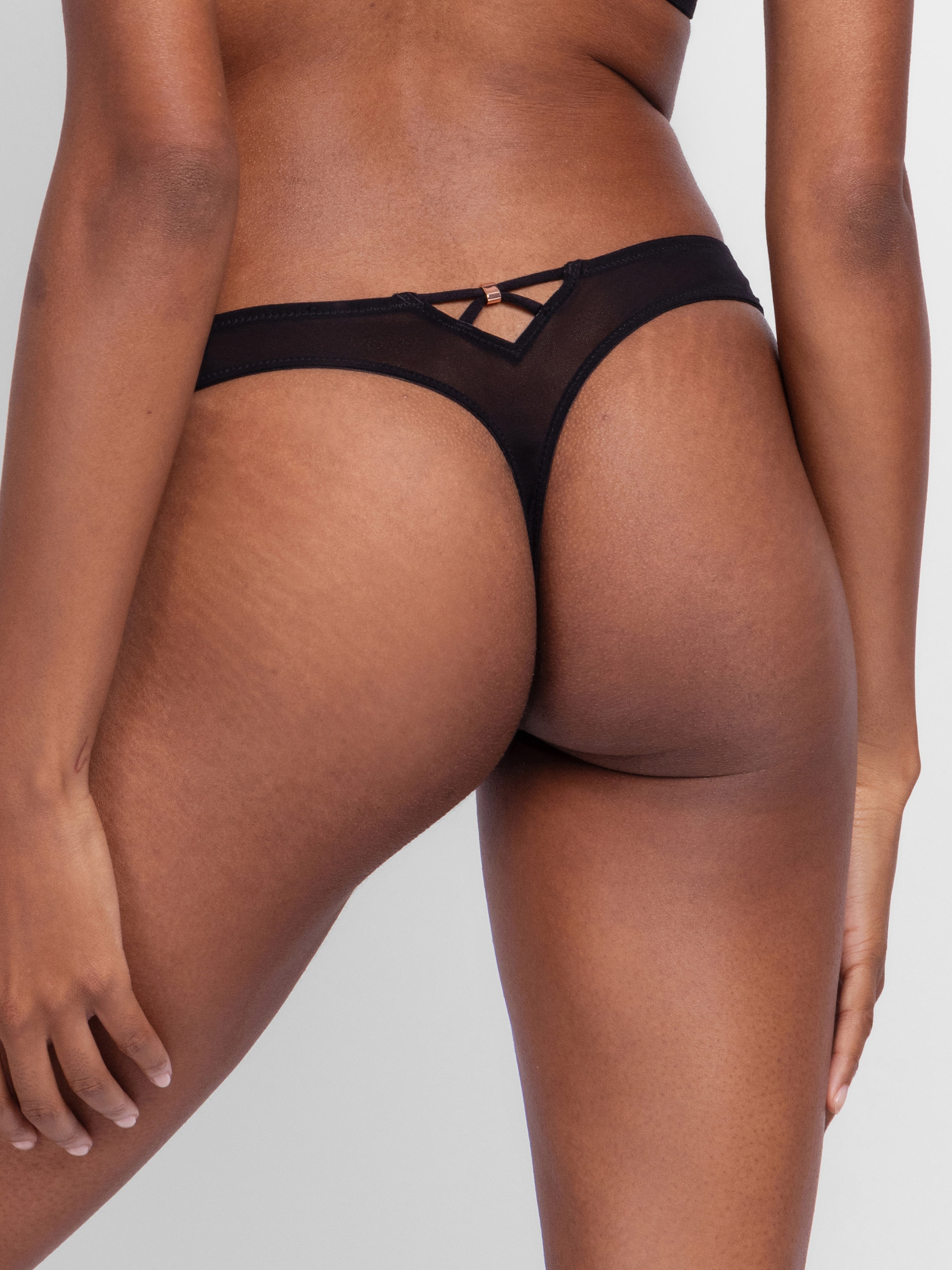Dorina Tanga »JEMMA« Spitze, Mesh, Keyhole-Detail, feminin