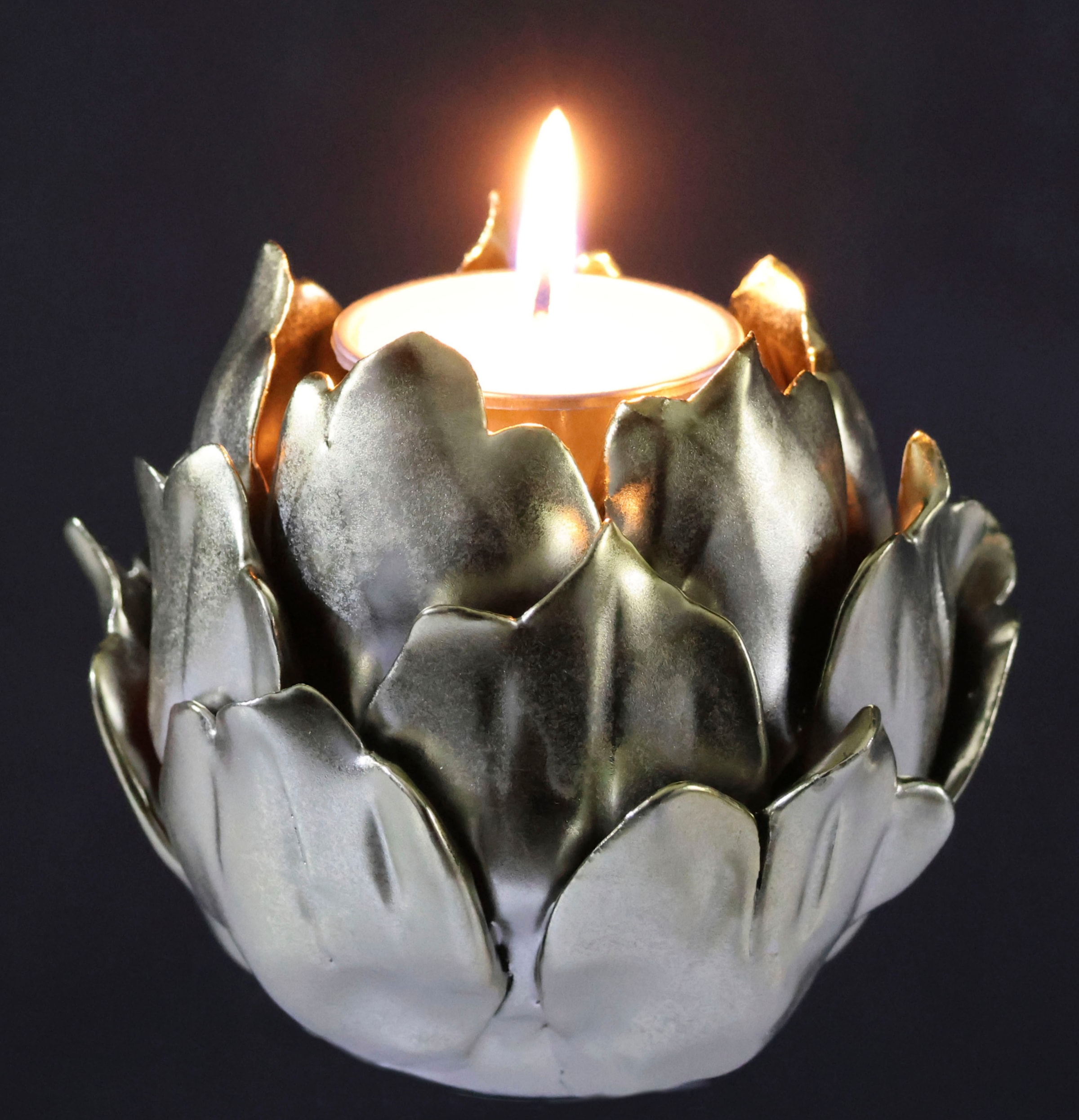 I.GE.A. Kerzenhalter »Artischocke, Teelichthalter aus Keramik, Höhe ca. 9 cm«, (1 St.), passend für eine Stumpenkerze oder Teelichtkerze mit Ø 4 cm