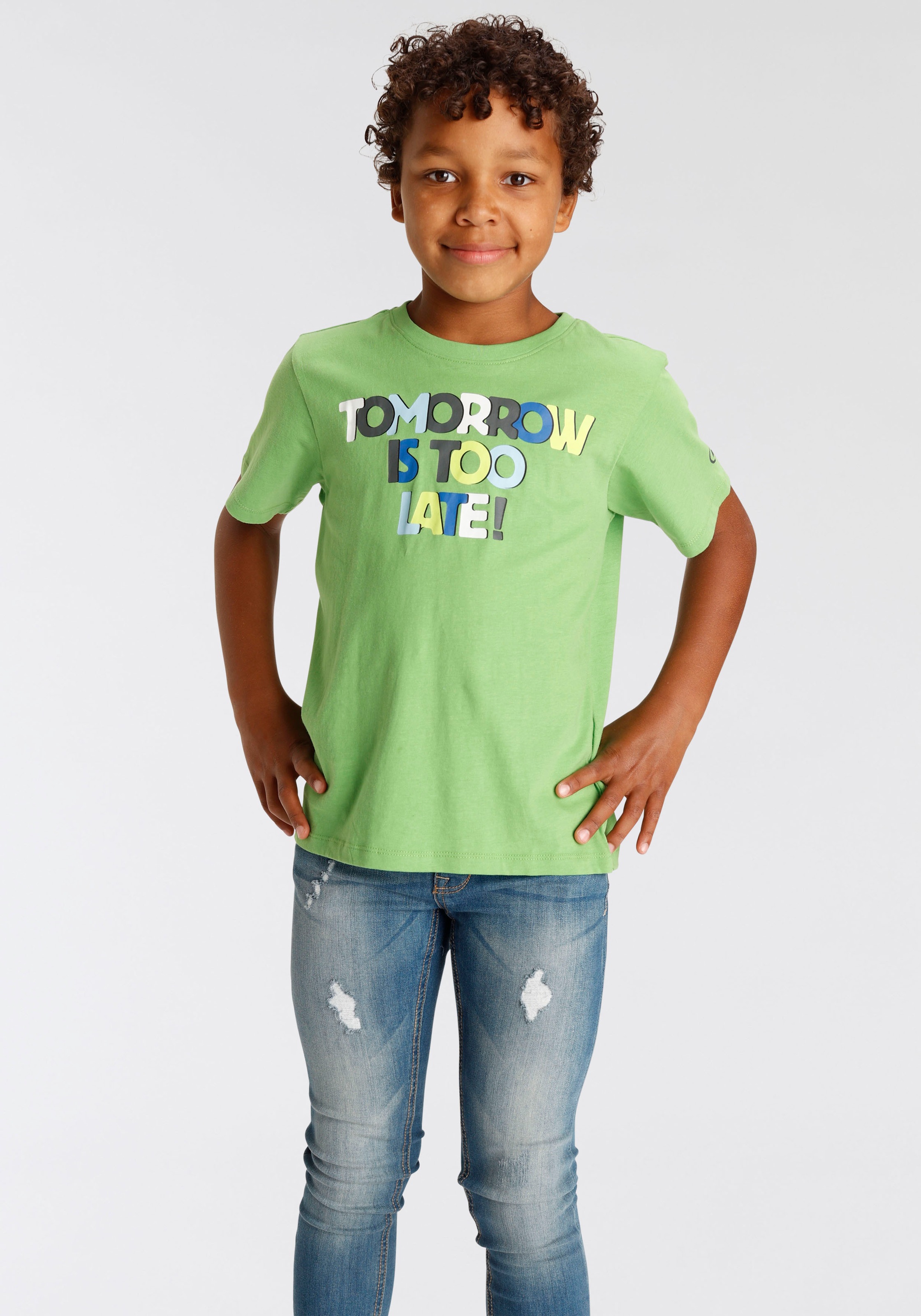 »TOMORROW bei Spruch T-Shirt KIDSWORLD TOO IS LATE«,