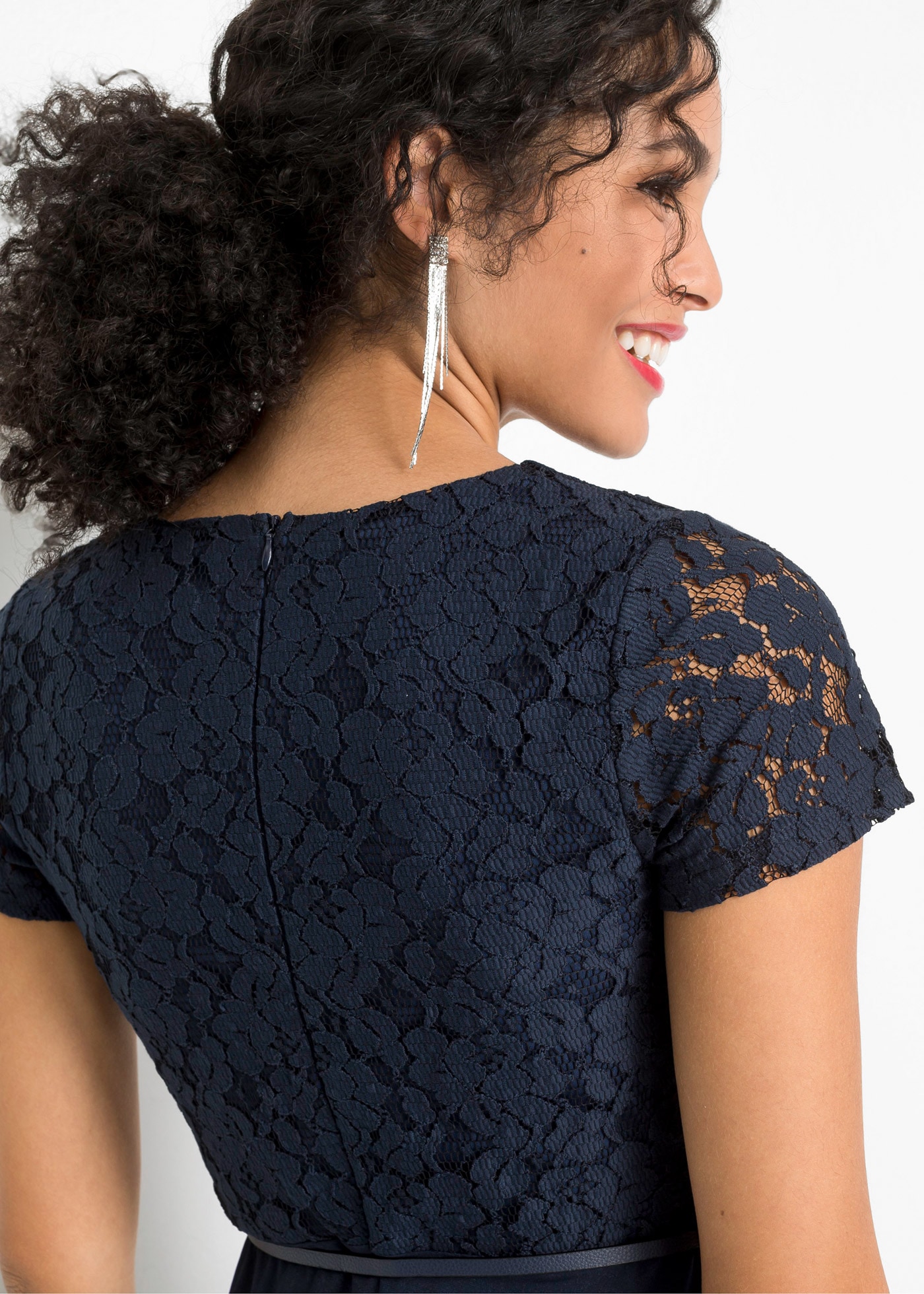 bonprix Minikleid festlicher Stil, mit kurzem Arm, ausgestellte Passform