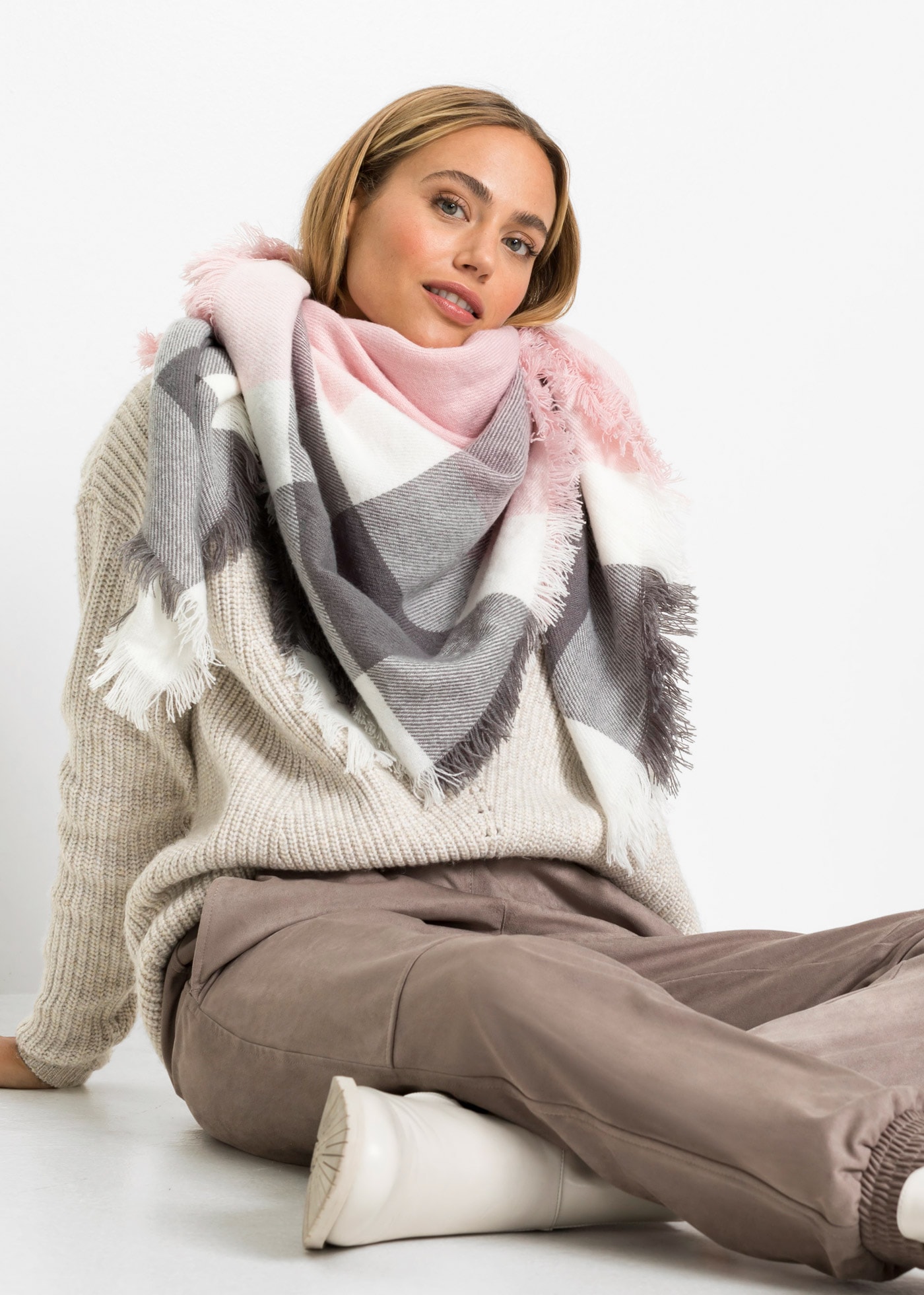 bonprix Halstuch mehrfarbig, mit Fransen