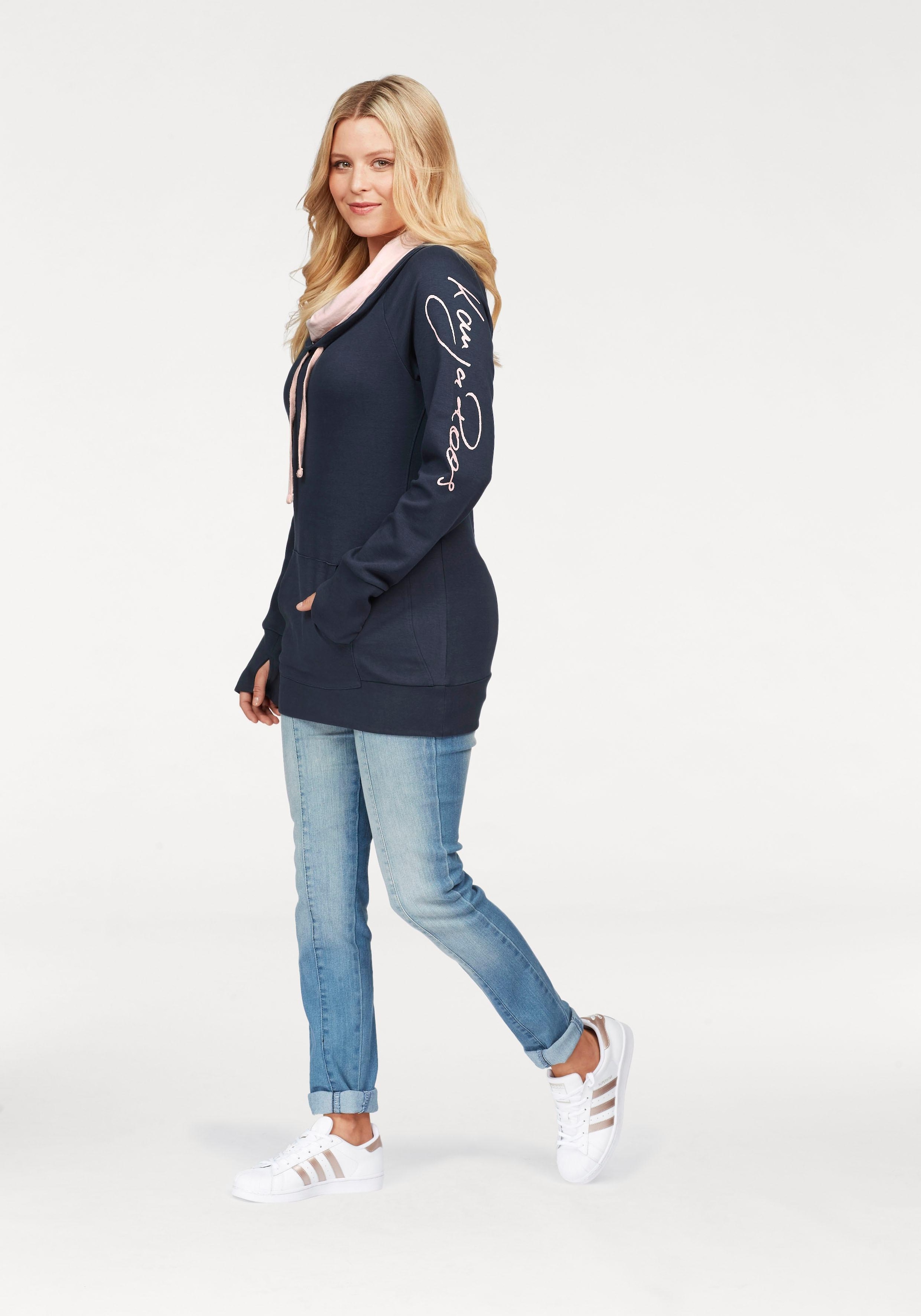 KangaROOS Longsweatshirt, figurbetonter Schnitt, mit stylischem Logodruck