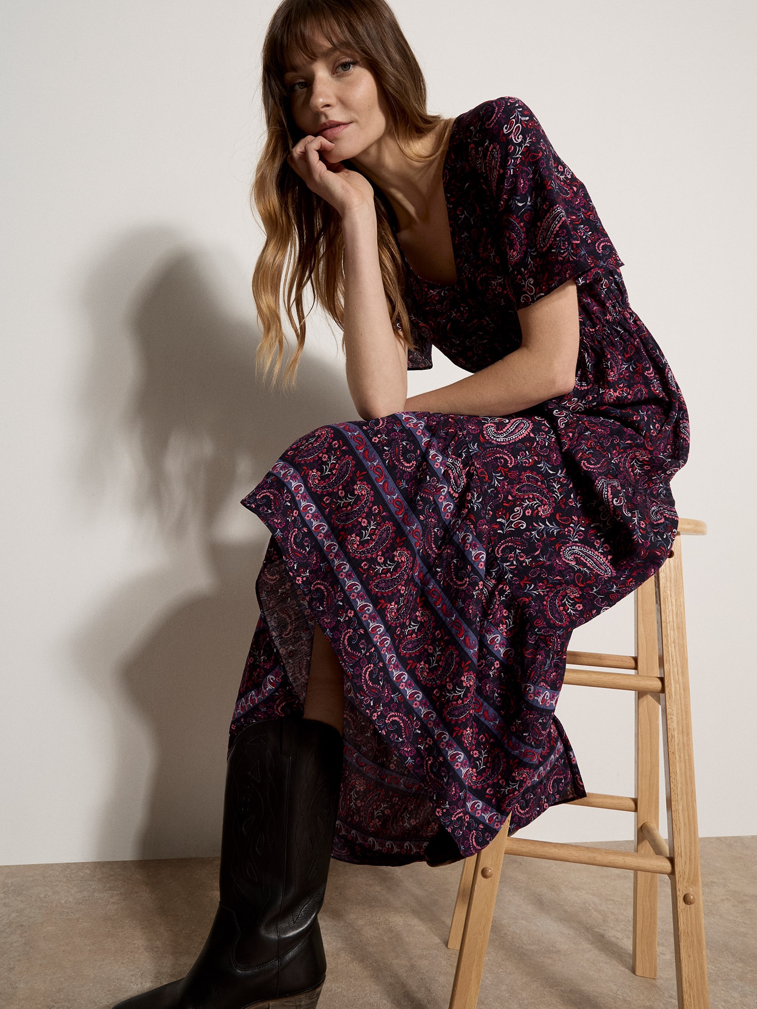 Apricot Maxikleid »Maxikleid mit Paisley-Print« mit Stufen