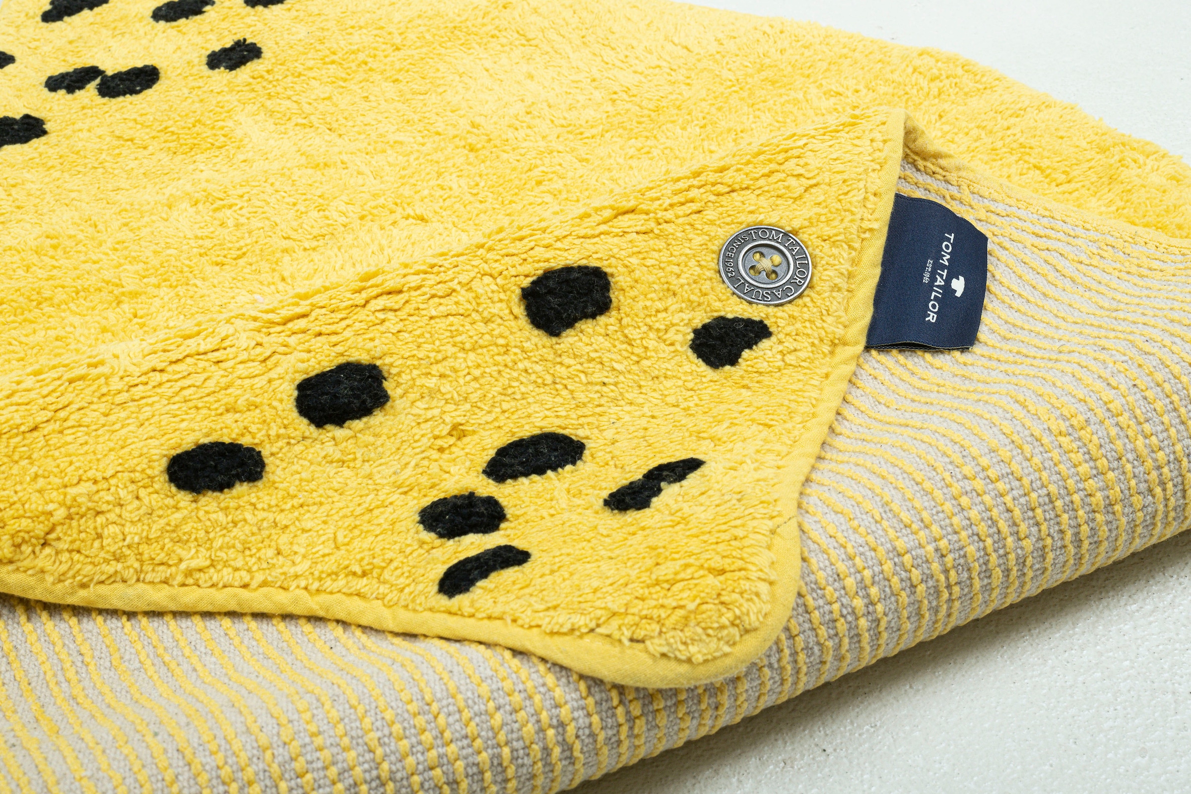 TOM TAILOR HOME Badematte »Bings Lemon«, fußbodenheizungsgeeignet, Badteppich, Motivform Zitrone, reine Baumwolle, Uni Farben, waschbar