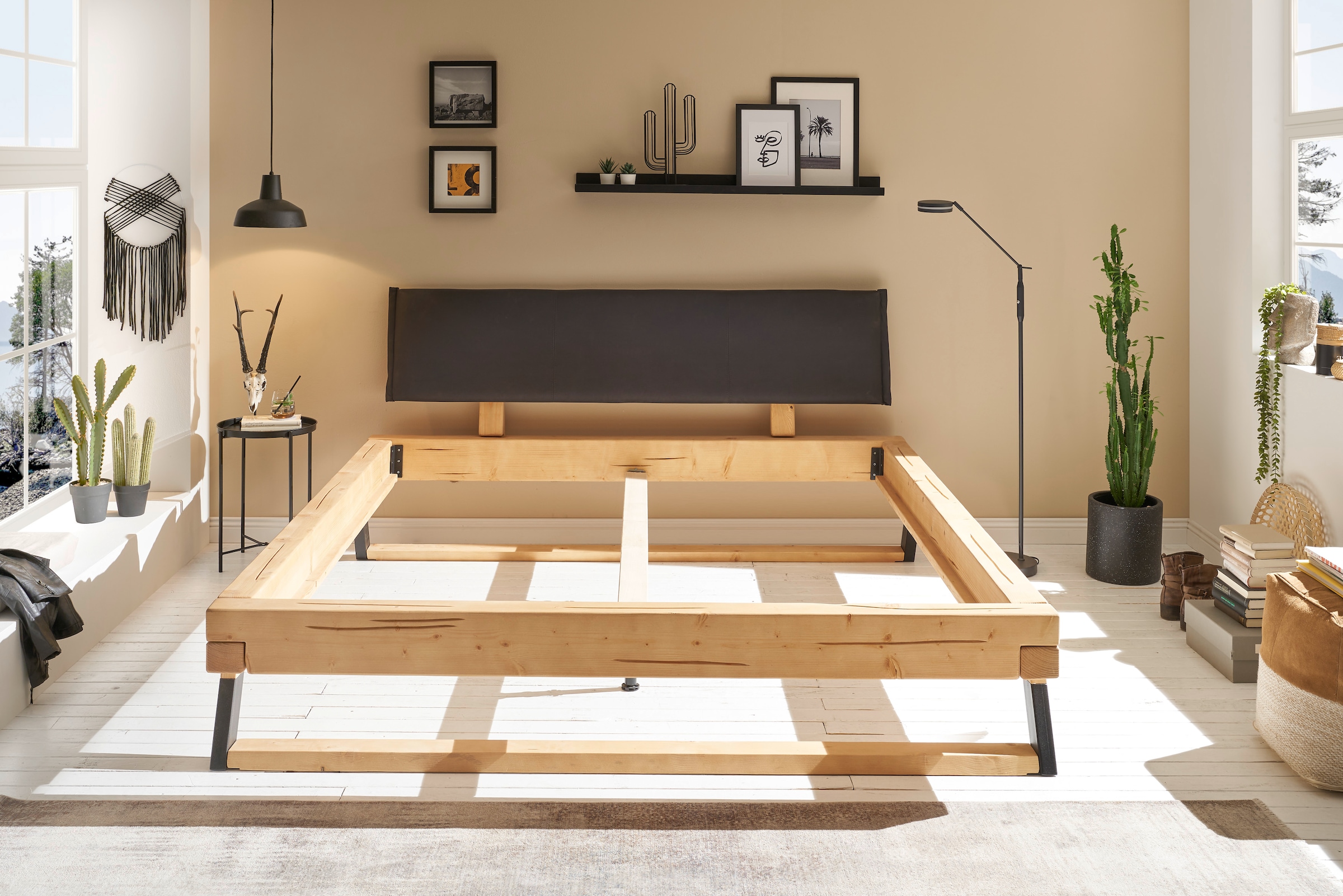 Schlafkontor Bettgestell »Lobia Massivholzbett, gepolstertes Kopfteil«, 180x200 cm, Doppelbett in Fichte natur