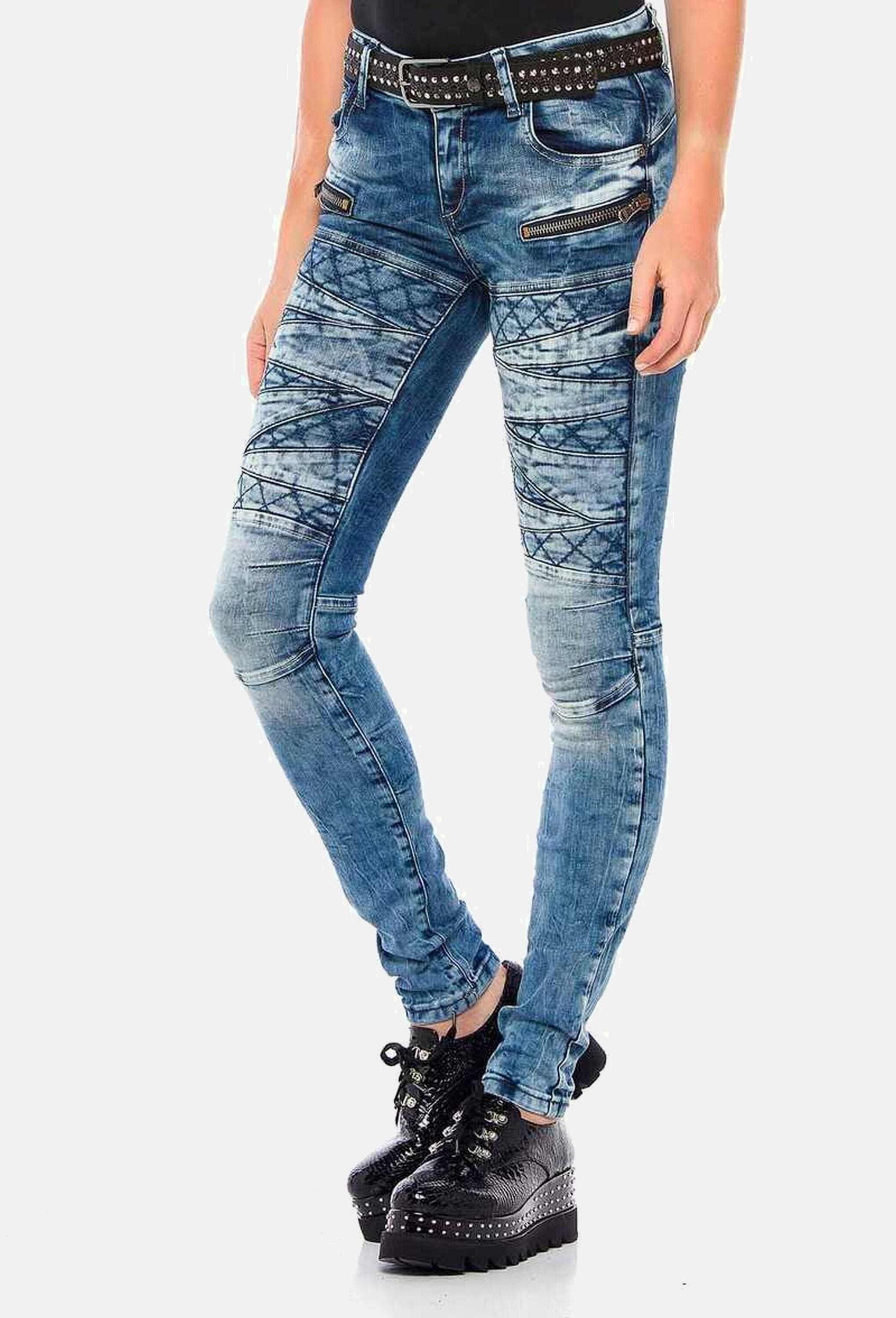 Cipo & Baxx Slim-fit-Jeans »Cipo & Baxx Jeans« mit coolen Stickelementen, WD381