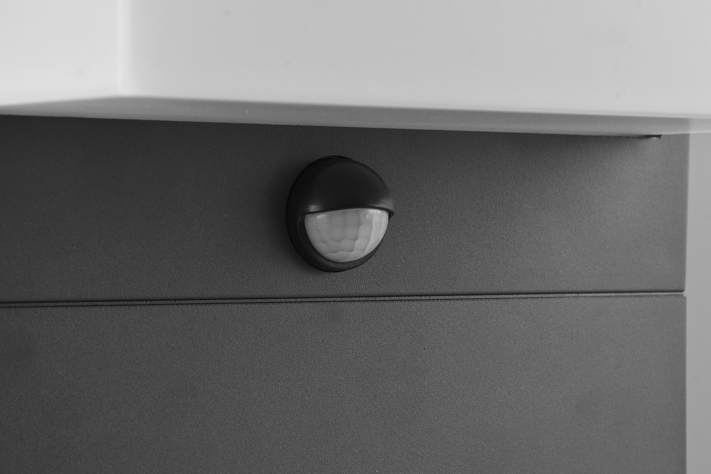 TRIO Leuchten LED Außen-Stehlampe »NESTOS, kleine LED Outdoor Stehleuchte Garten Höhe45cm Bewegungsmelder« LED-Board 1 Stk. Warmweiß LED warmweiß 3000K, 1300 Lumen, IP54 Pollerleuchte Terrasse Garten