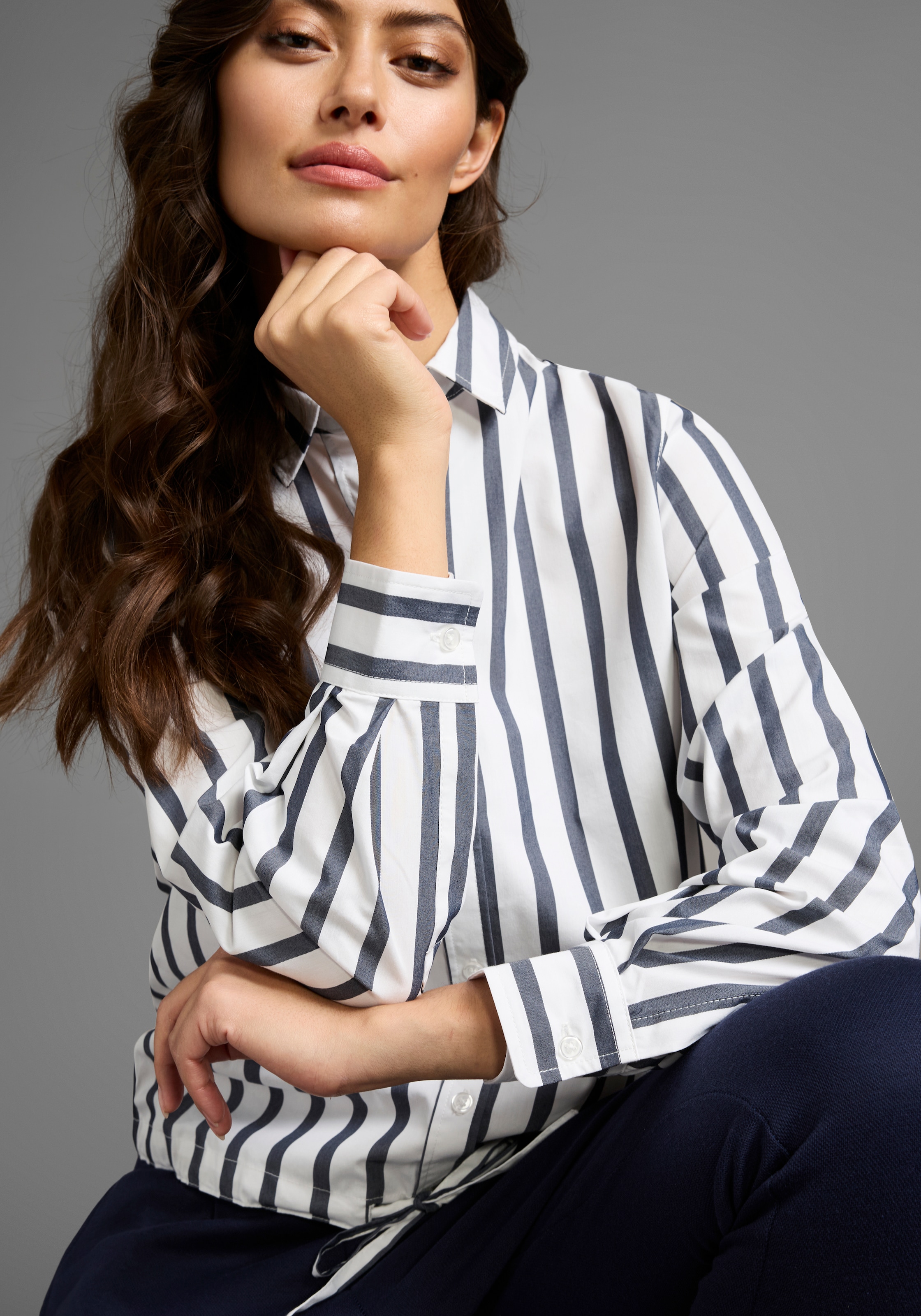 Laura Scott Hemdbluse, in verkürzter Form mit Bindeband