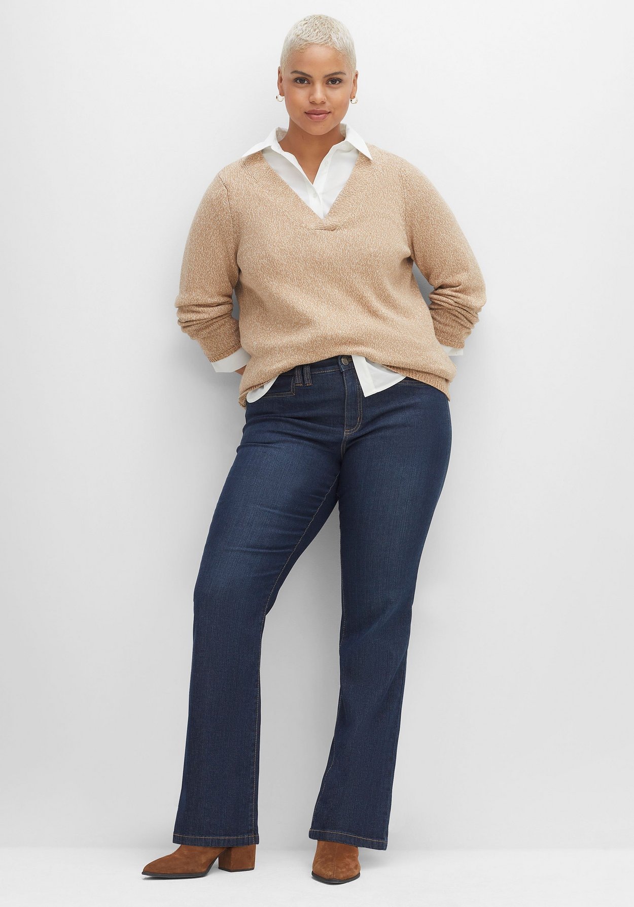 Sheego Bootcut-Jeans »Jeans mit Kontrastnähten«