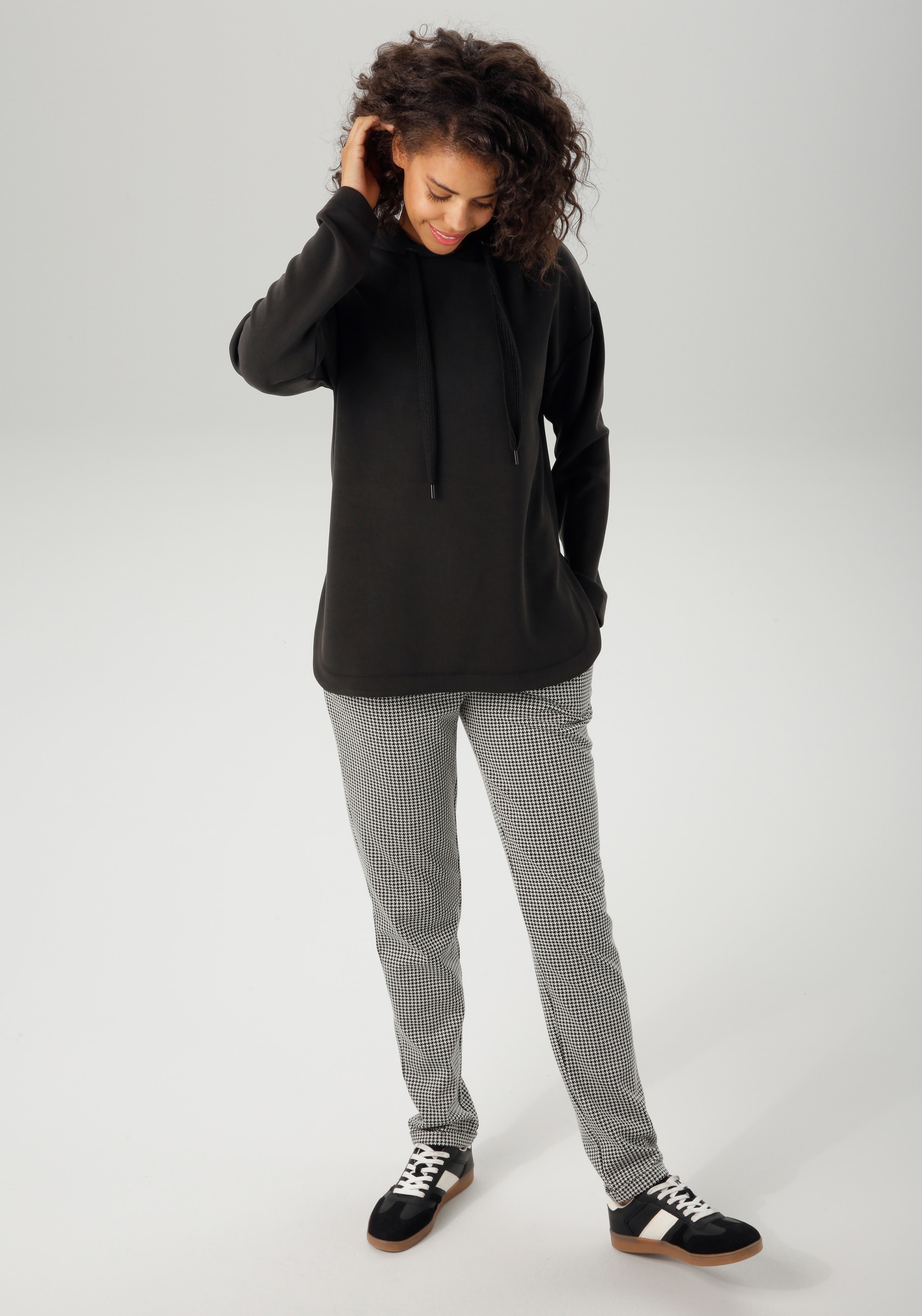 Aniston CASUAL Sweatshirt , mit Bindeband an der Kapuze
